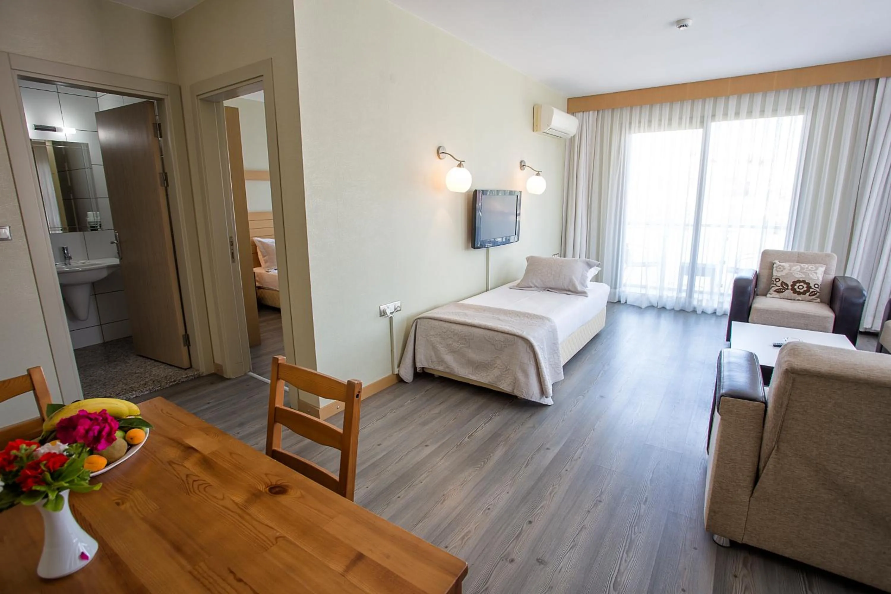 Living room, Bed in Çilek Marina Otel