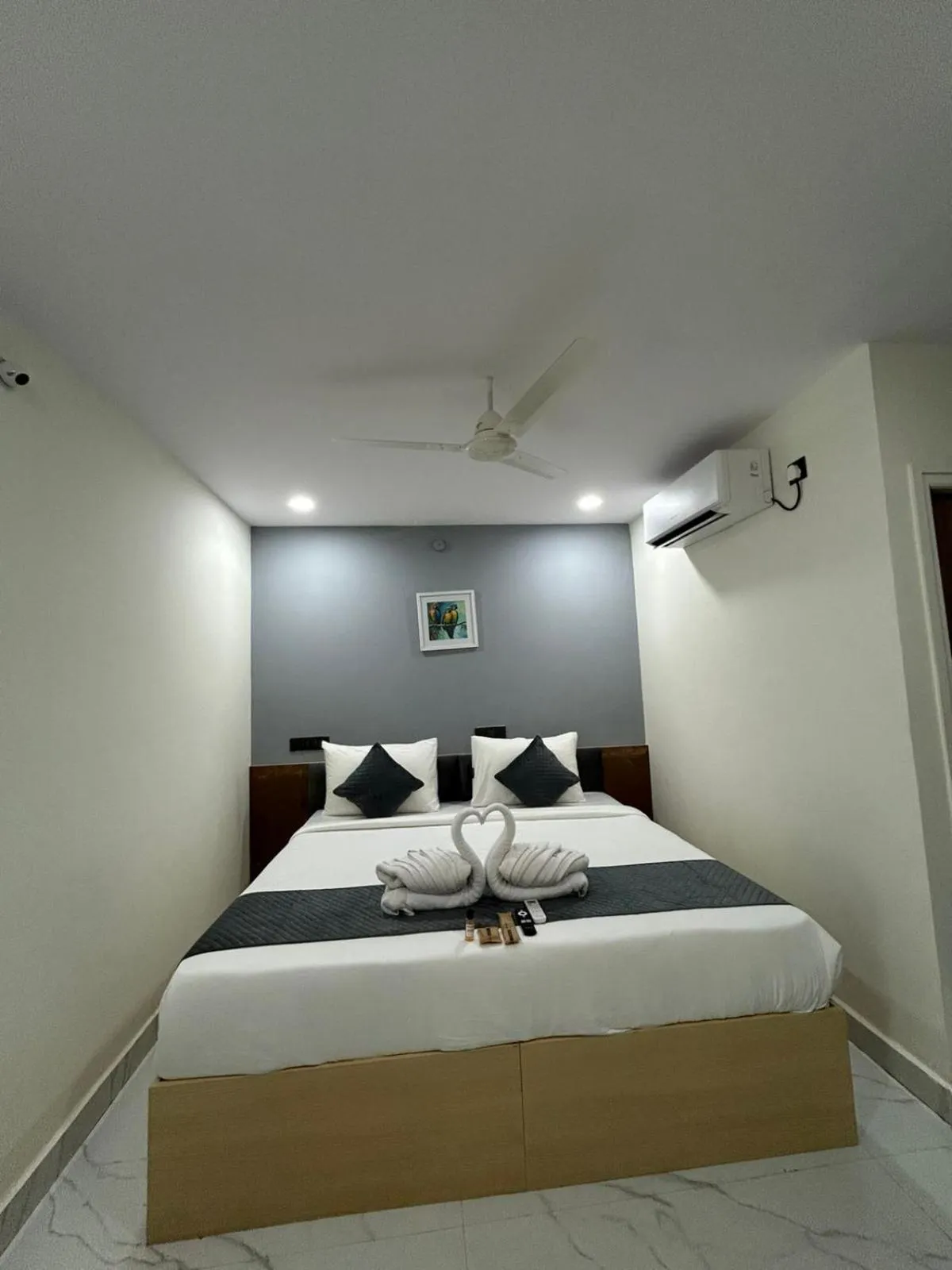 Bedroom, Bed in Wildwings Premium Madhapur