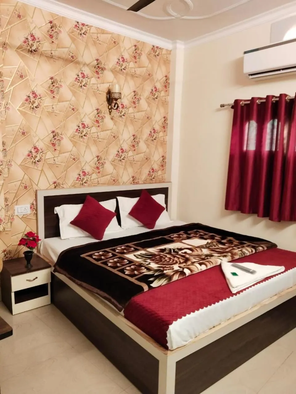 Bed in Rudra Guest House
