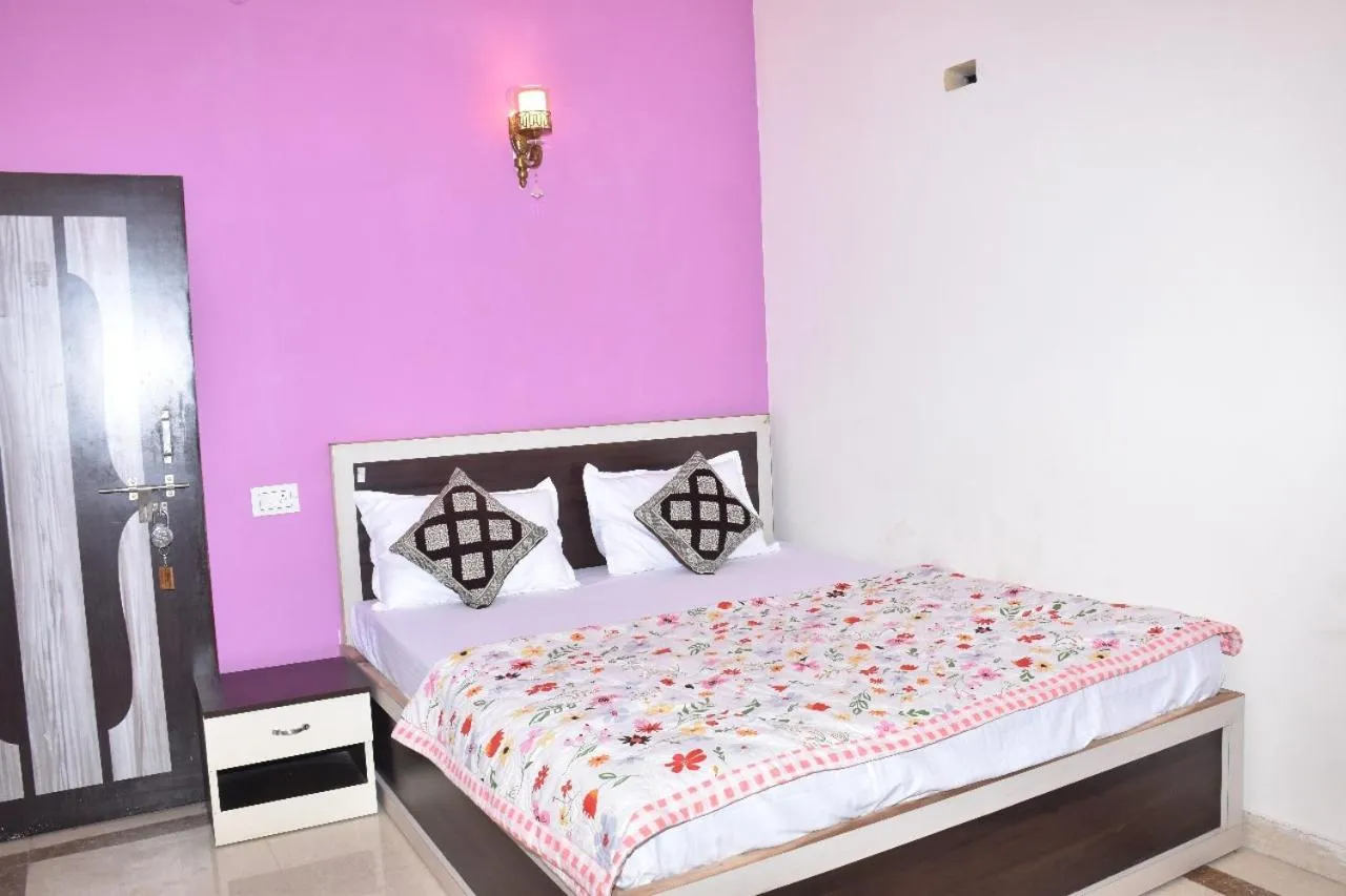 Bed in Rudra Guest House