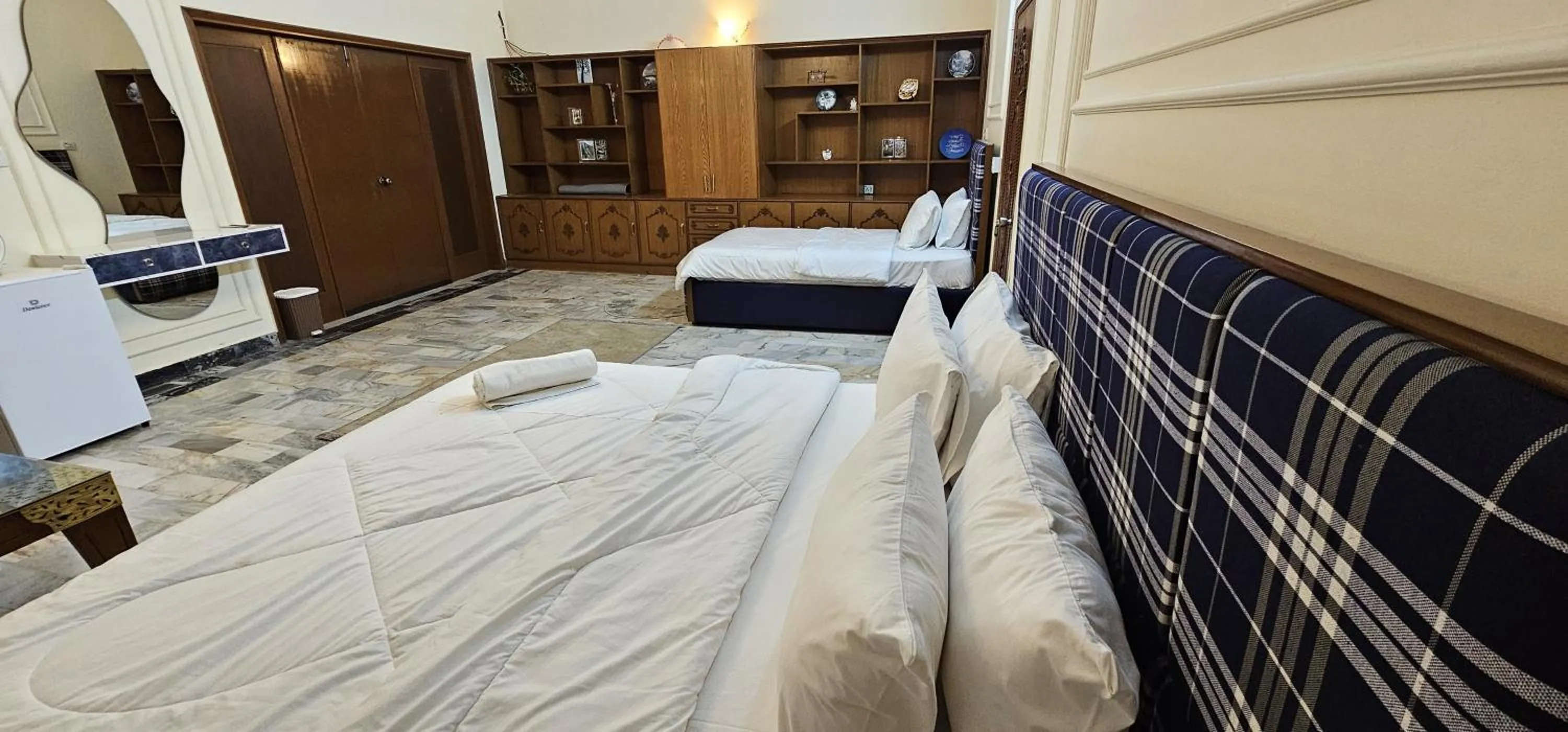 Bed in White House Karachi