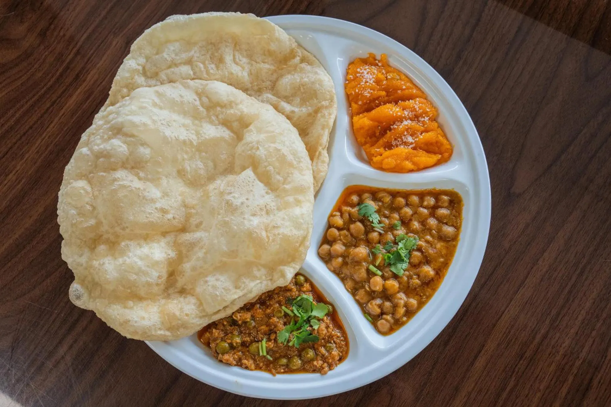 Food and drinks in White House Karachi