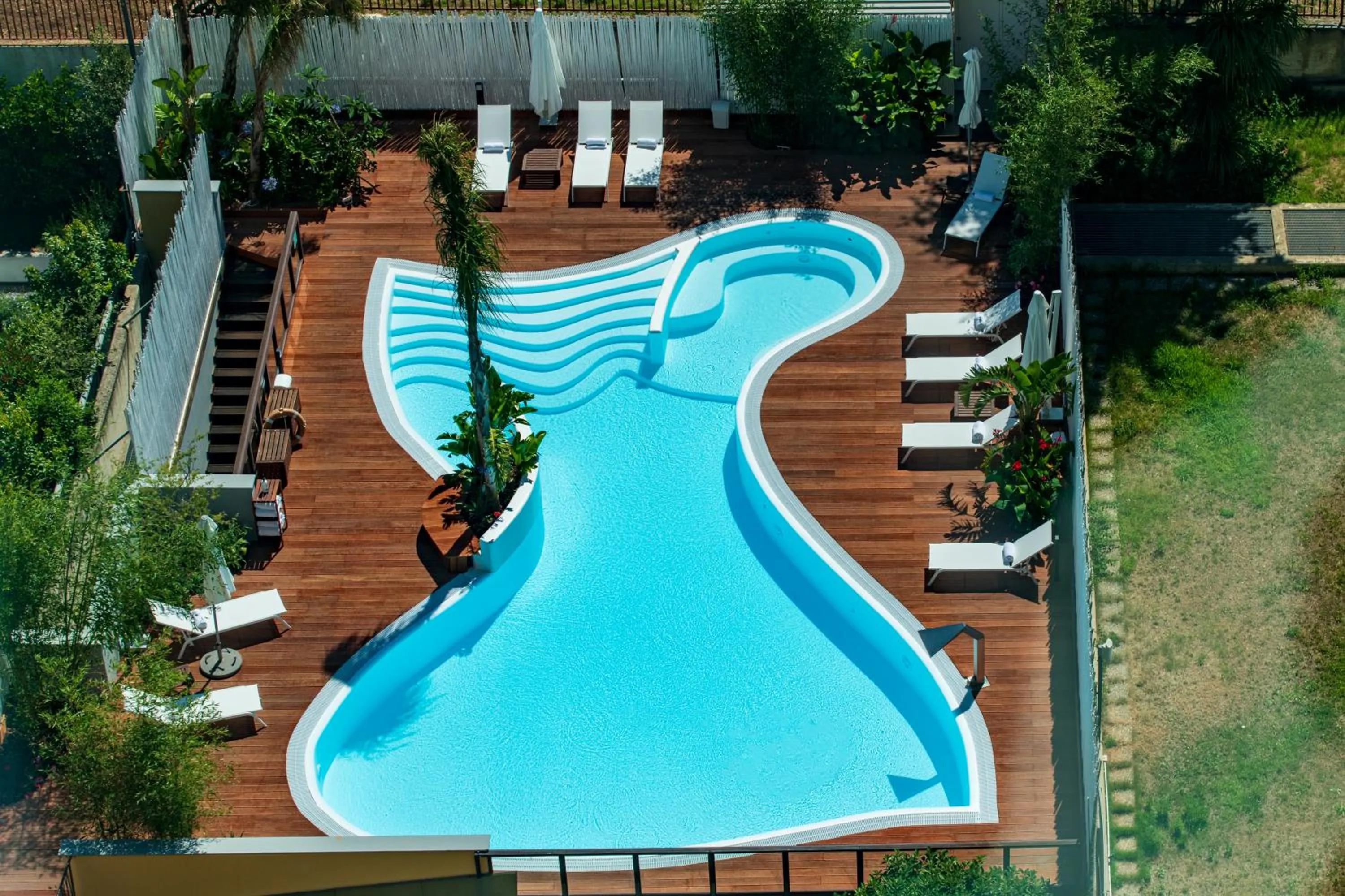 Swimming pool in Hi Hotel Bari