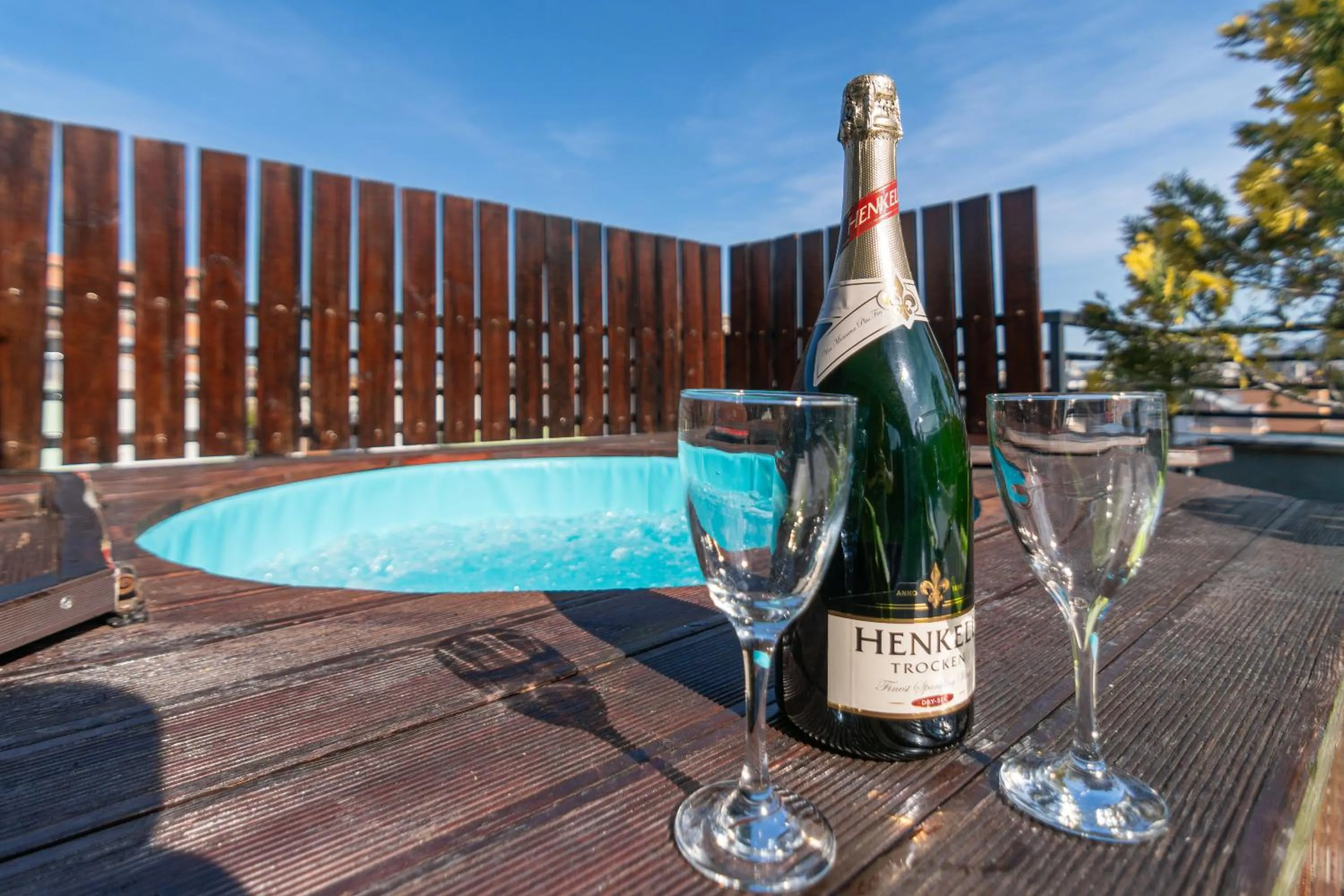 Hot Tub in Joan Apartments & Spa