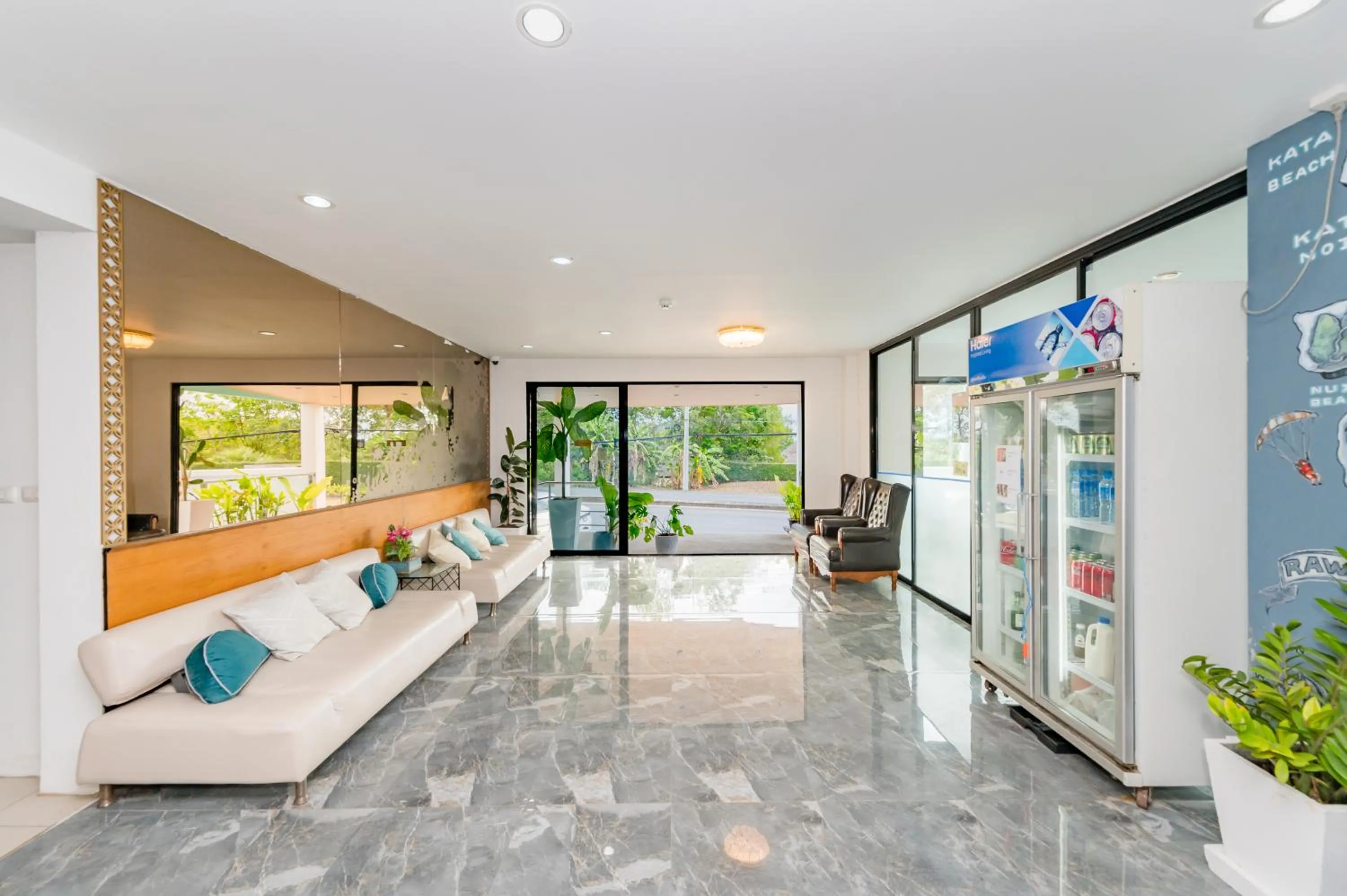 De Blue Sea Rawai Hotel