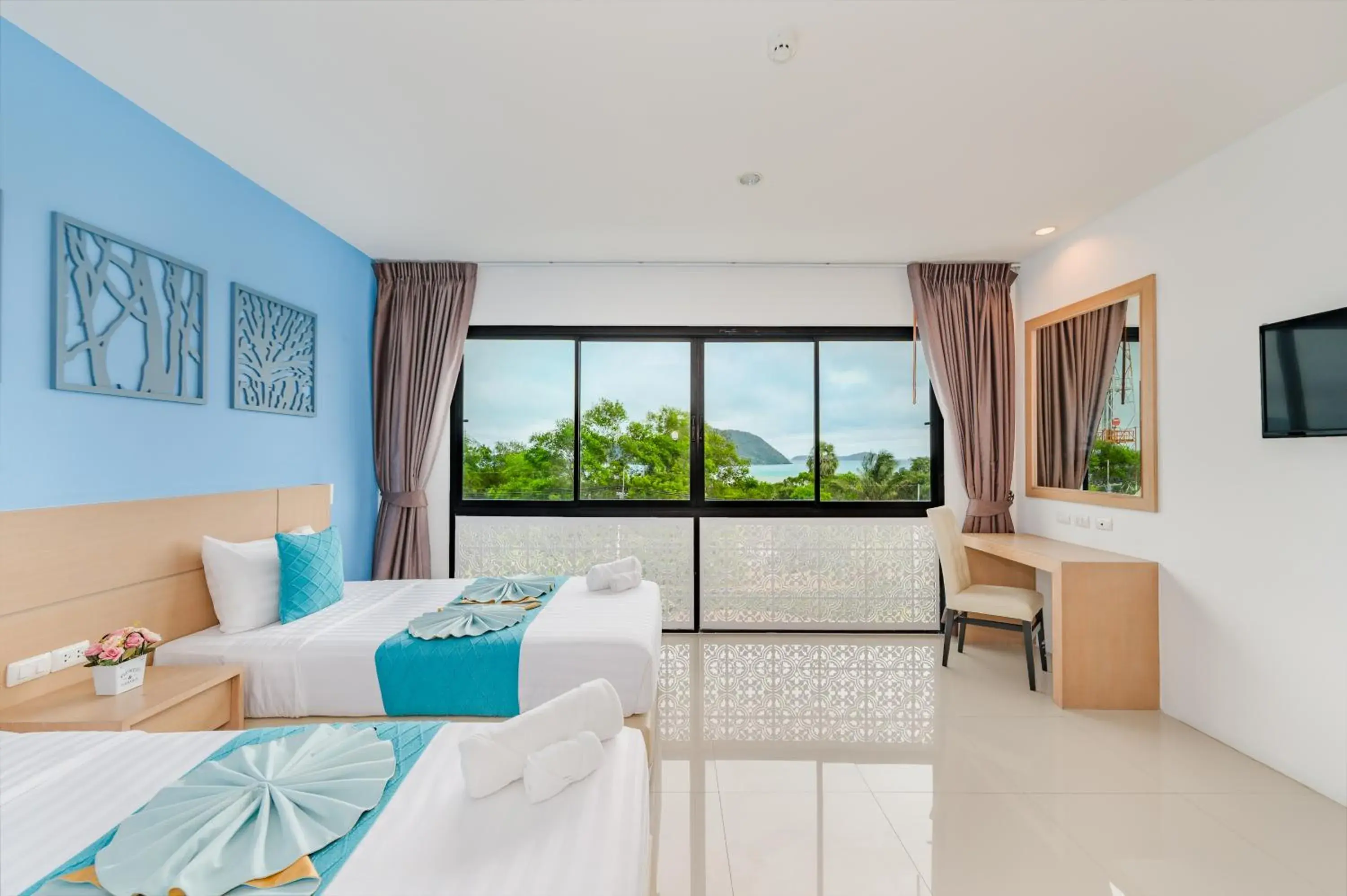 Deluxe Double or Twin Room with Sea View in De Blue Sea Rawai Hotel Deluxe Double or Twin Room with Sea View in De Blue Sea Rawai Hotel