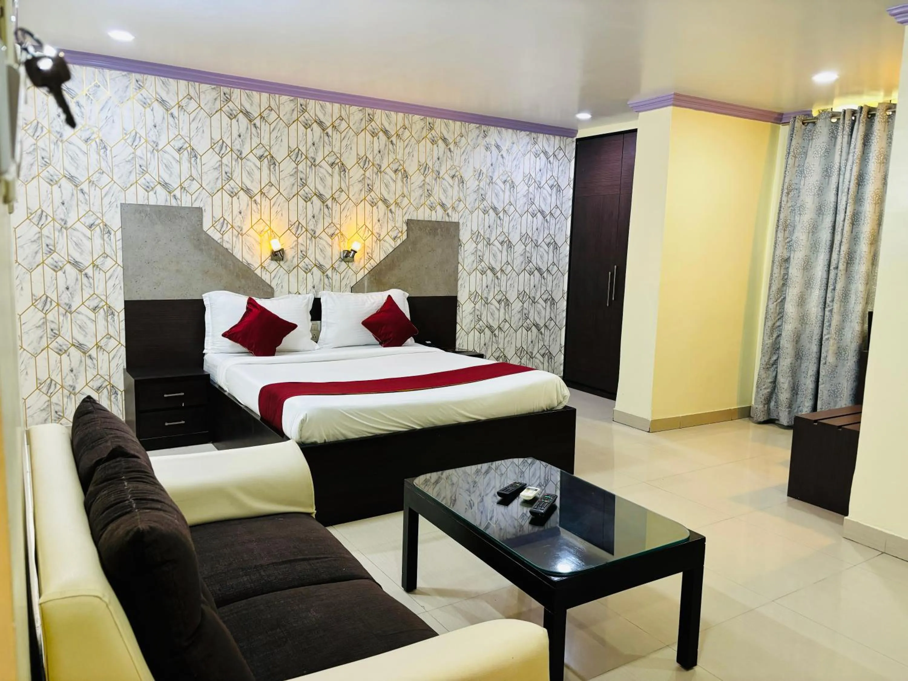 Photo of the whole room, Bed in Hotel Chariot Inn Patna