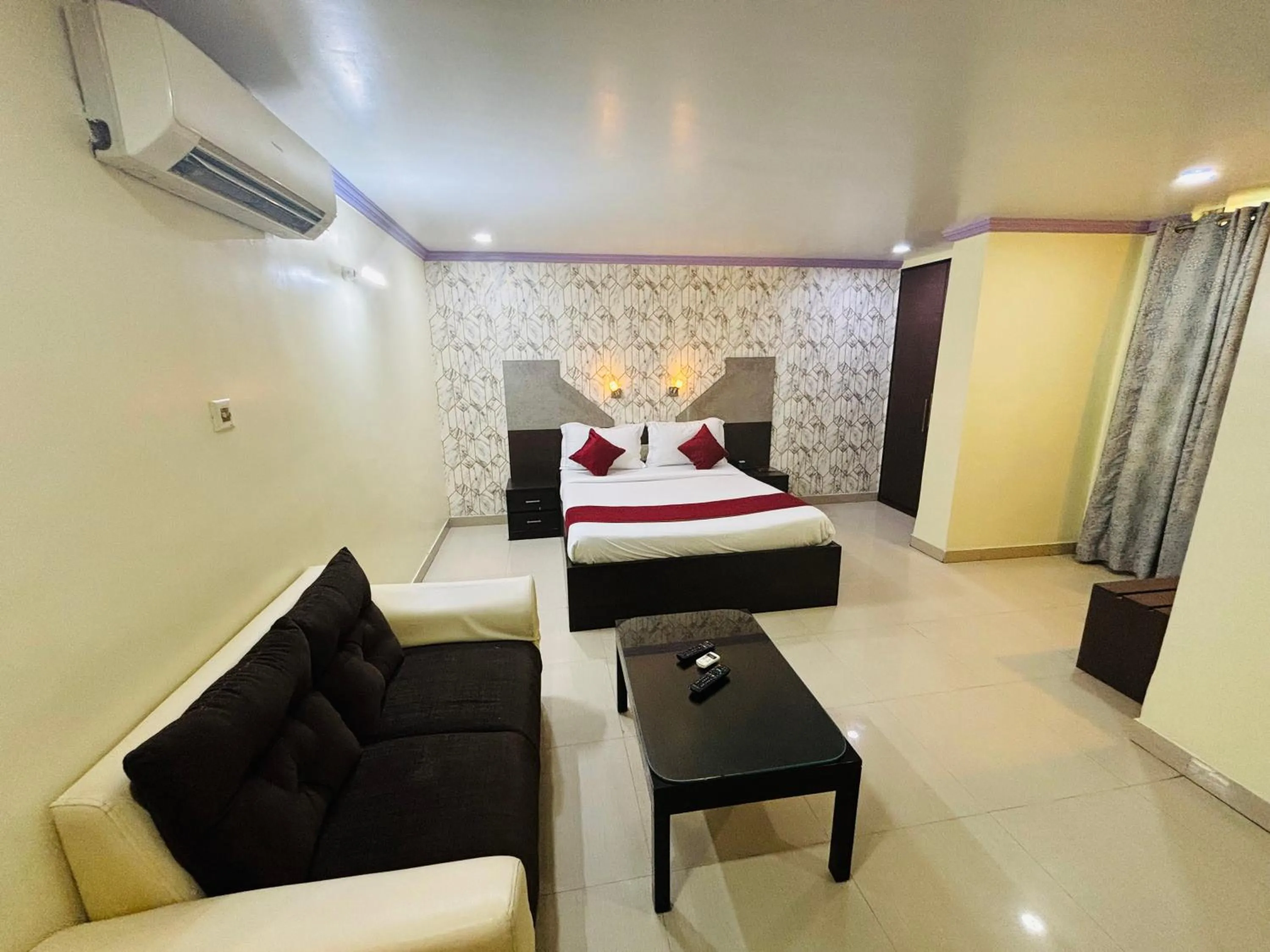 Bed in Hotel Chariot Inn Patna