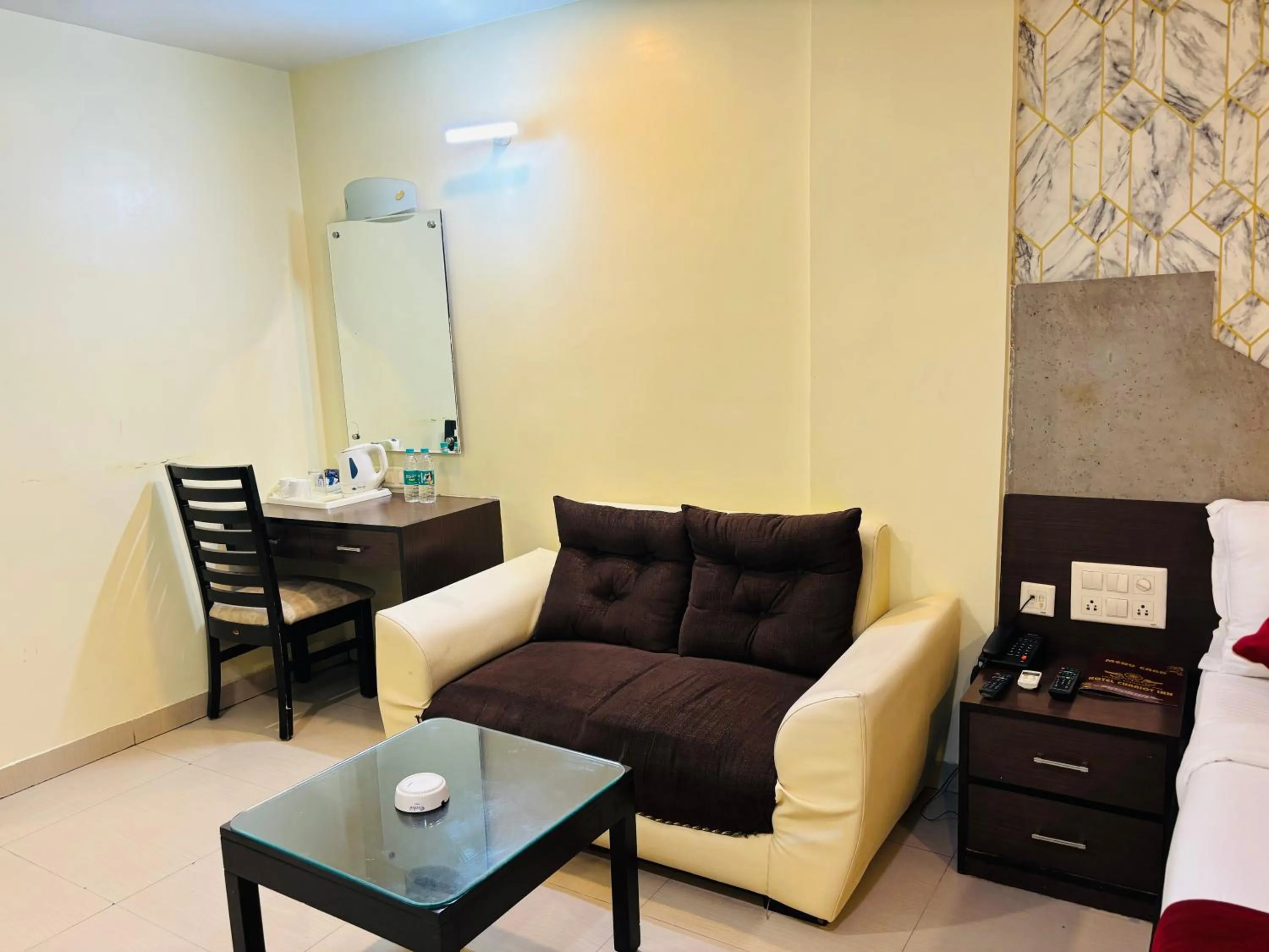 Seating area in Hotel Chariot Inn Patna