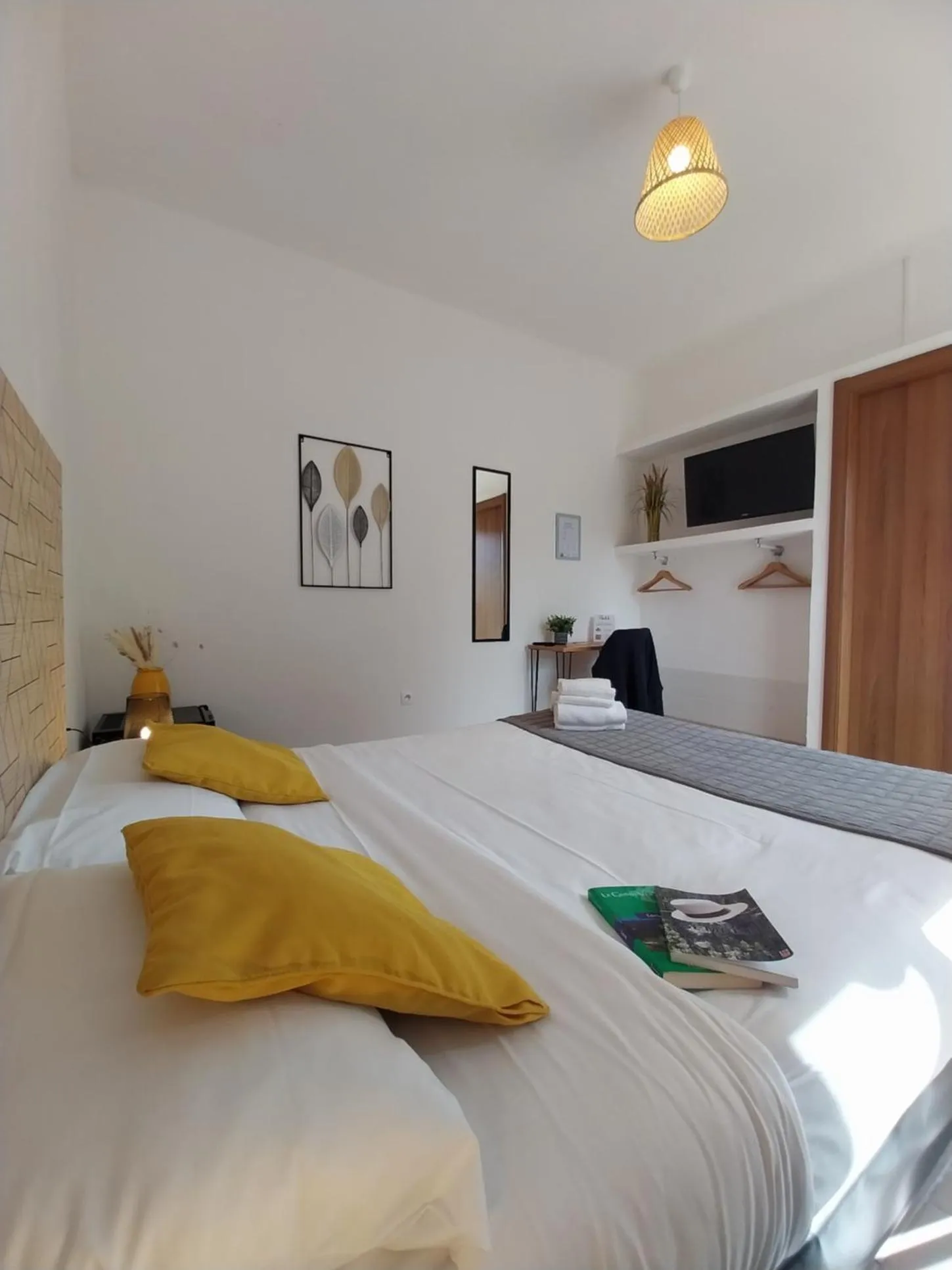 Photo of the whole room, Bed in Hôtel Padolo