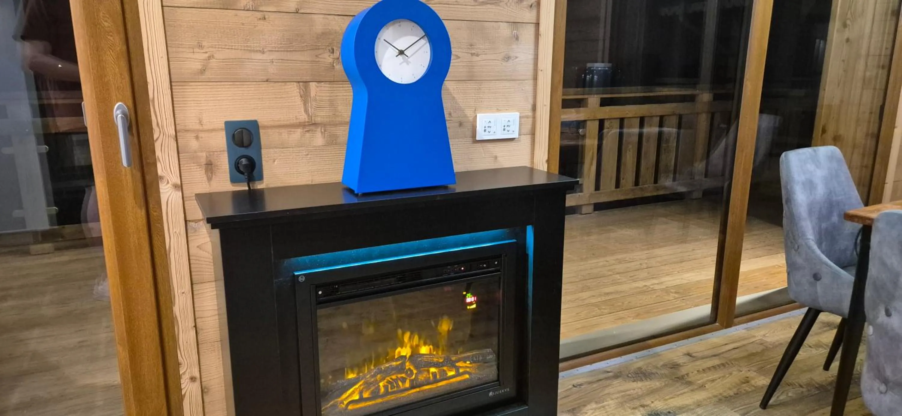 Decorative detail in L'Or du Lac