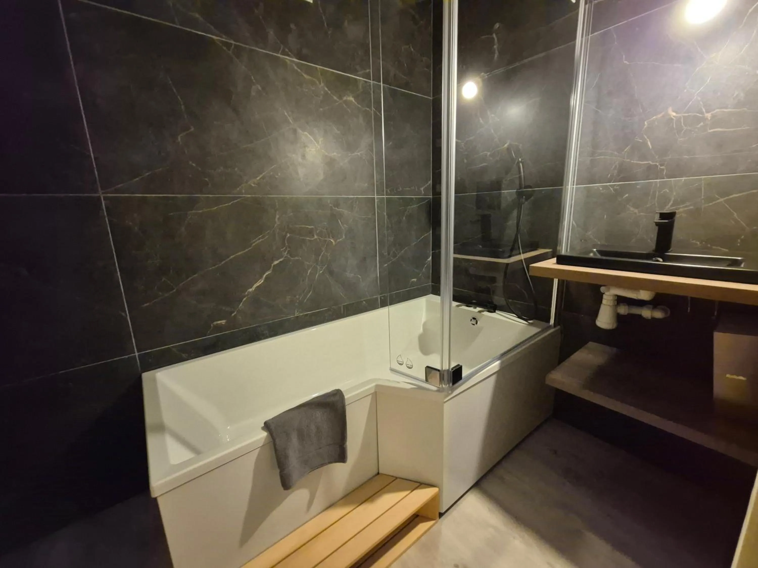 Bathroom in L'Or du Lac