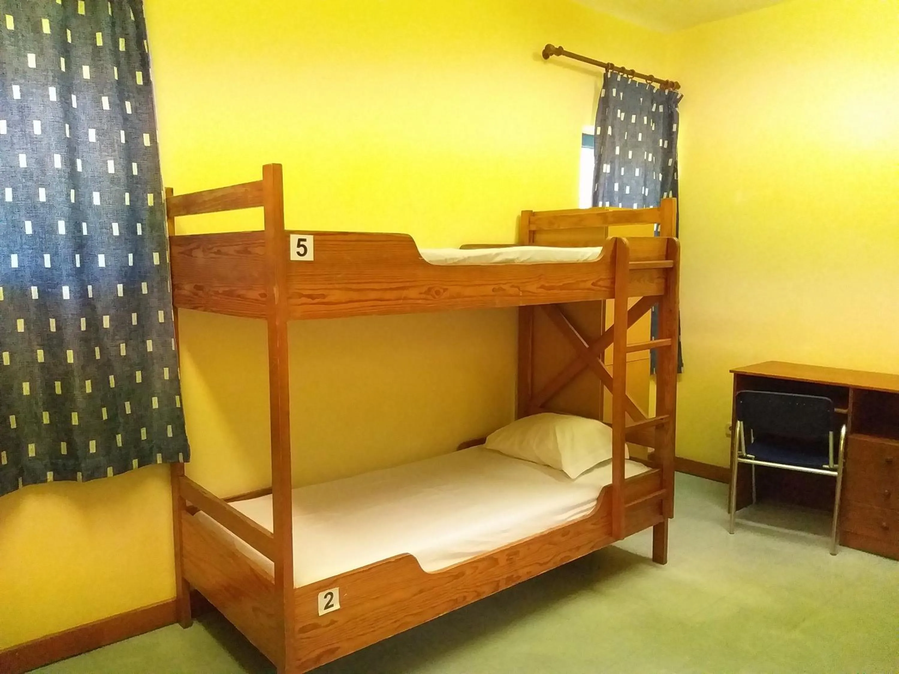 bunk bed, Bed in HI Faro – Pousada de Juventude