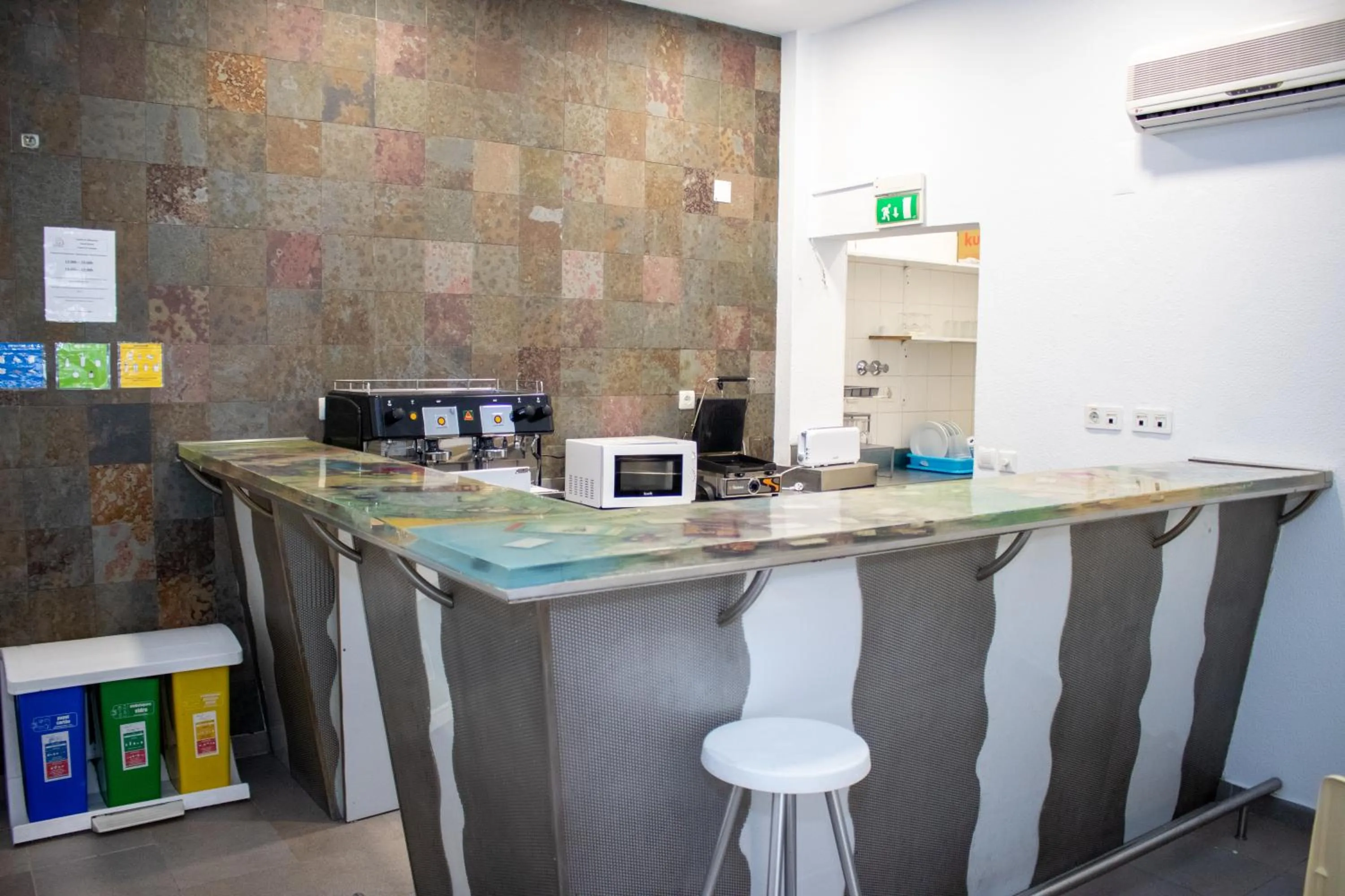 Communal lounge/ TV room in HI Lisboa - Pousada de Juventude