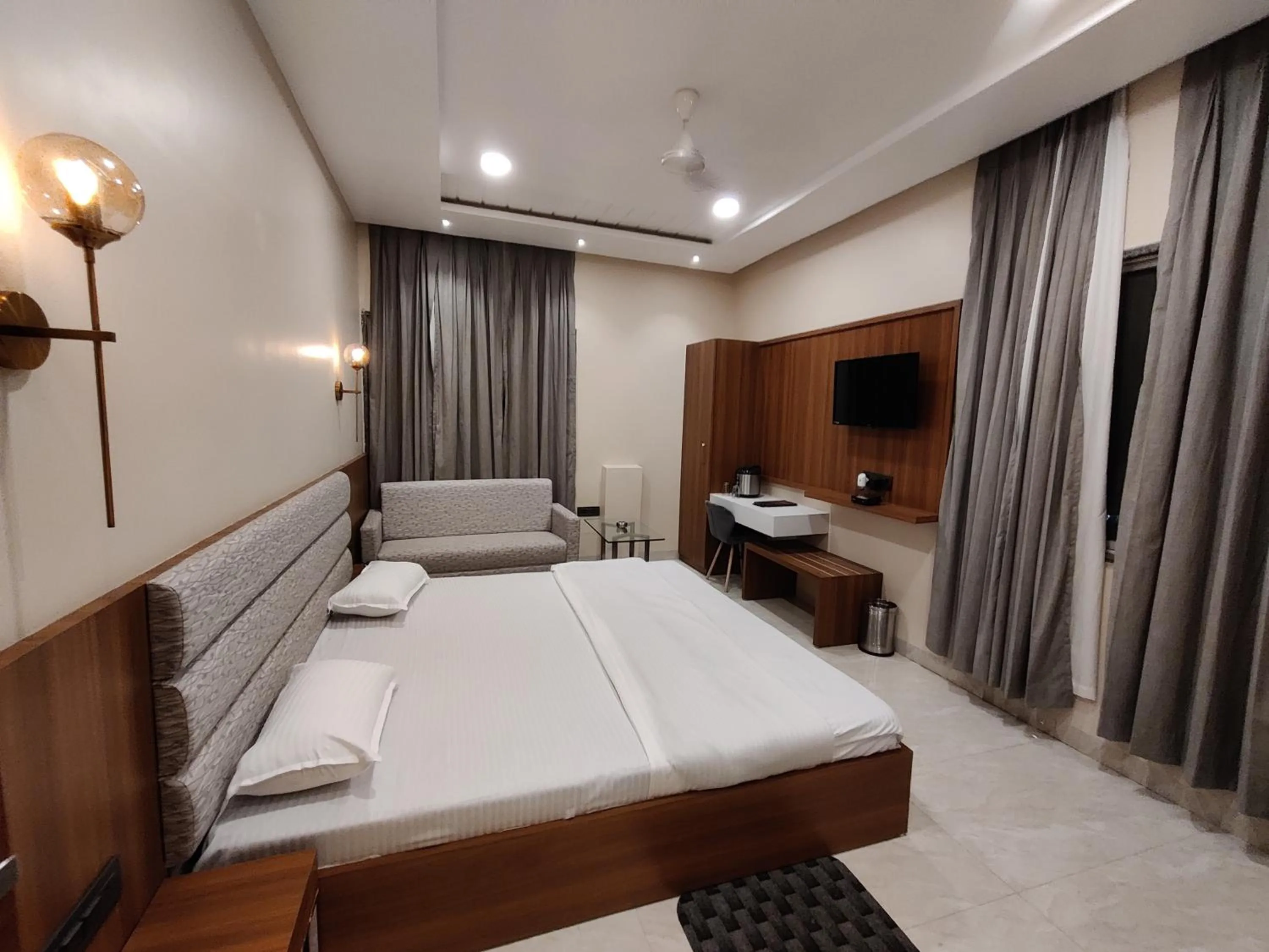 Photo of the whole room, Bed in Hotel utkarsh