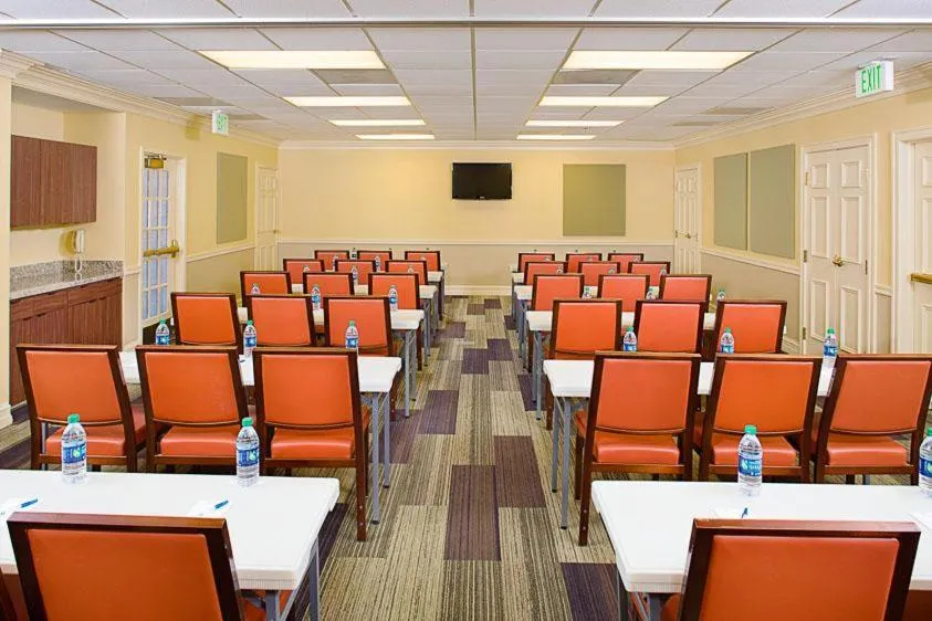 Meeting/conference room in Hyatt House LAX Manhattan Beach