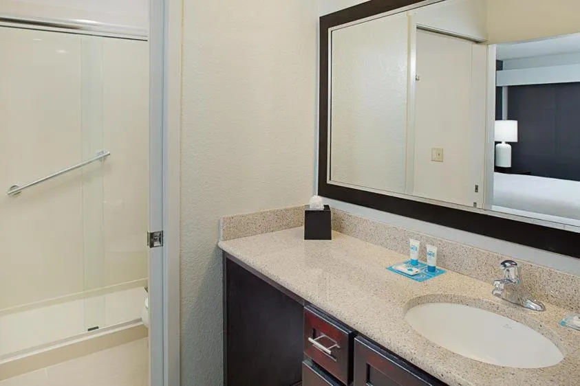 Bathroom in Hyatt House LAX Manhattan Beach