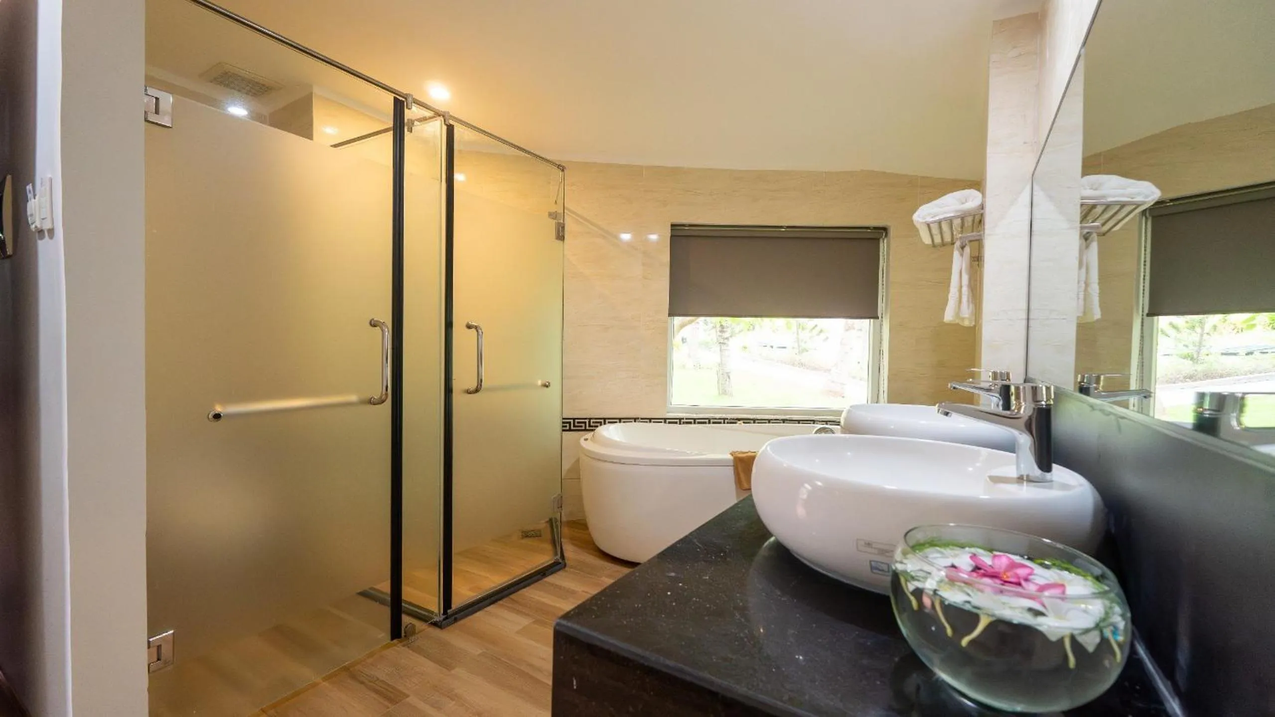 Shower in Sandunes Beach Resort & Spa