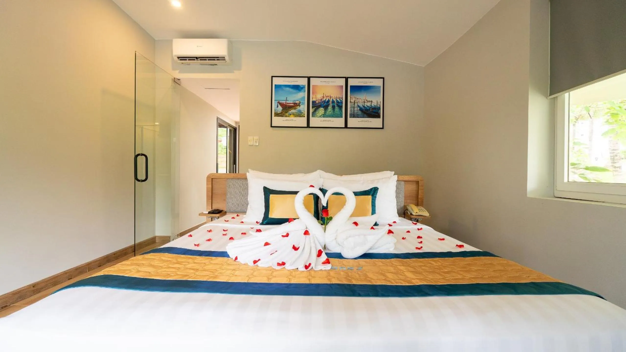 Bedroom, Bed in Sandunes Beach Resort & Spa