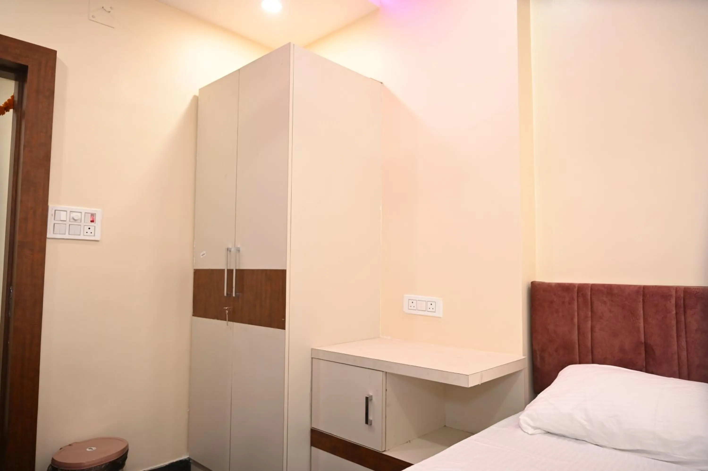 Bed in Hotel Royal Radiant