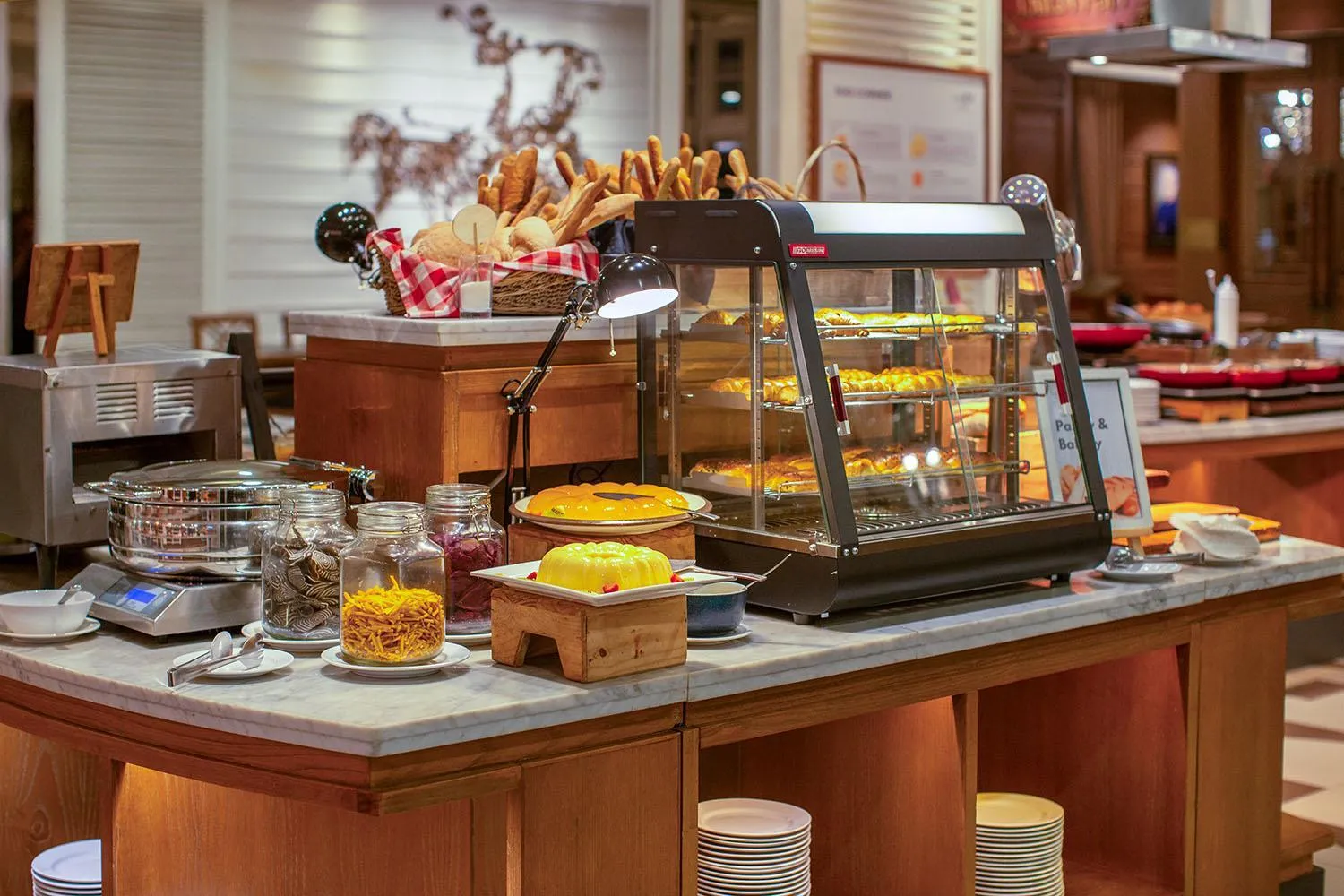 Restaurant/places to eat in THE 1O1 Bogor Suryakancana