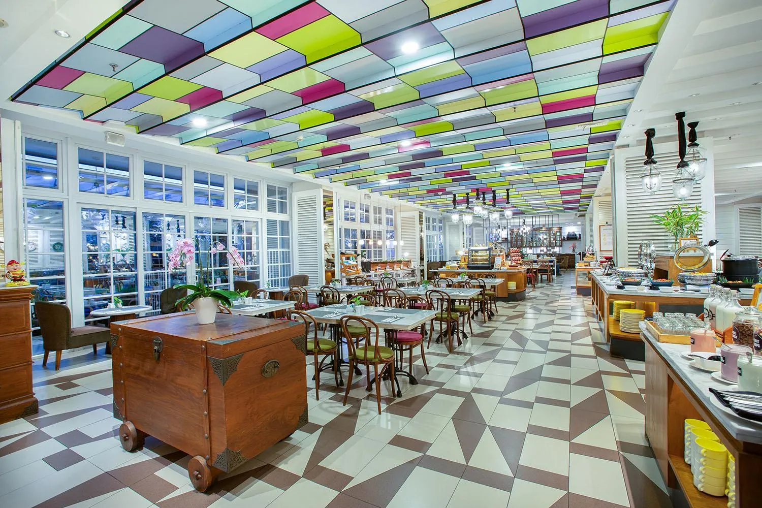 Restaurant/places to eat in THE 1O1 Bogor Suryakancana