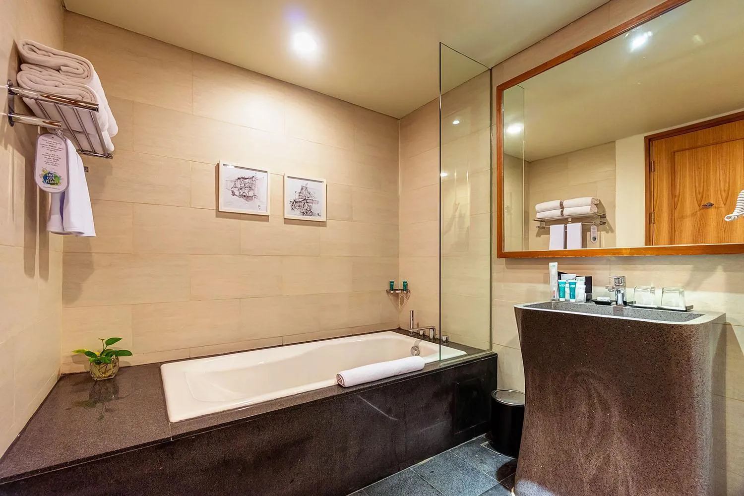 Bathroom in THE 1O1 Bogor Suryakancana