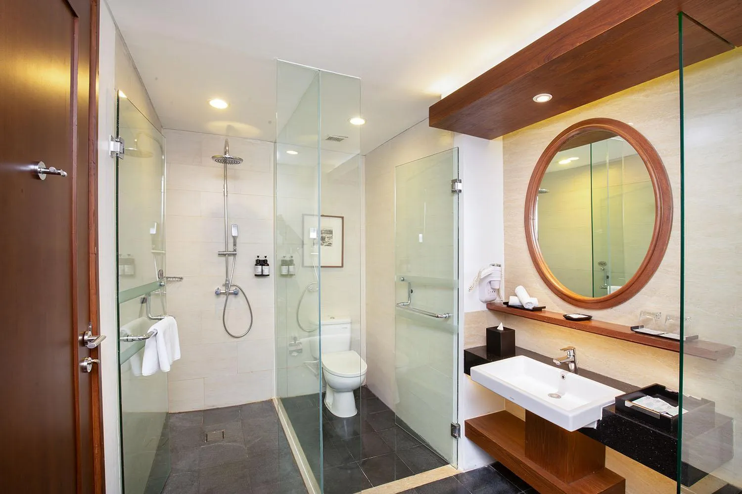 Bathroom in THE 1O1 Bogor Suryakancana