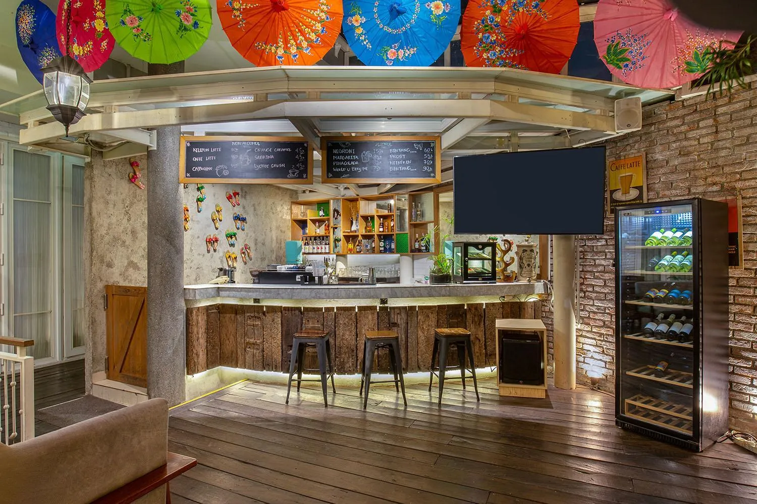 Lounge or bar in THE 1O1 Bogor Suryakancana