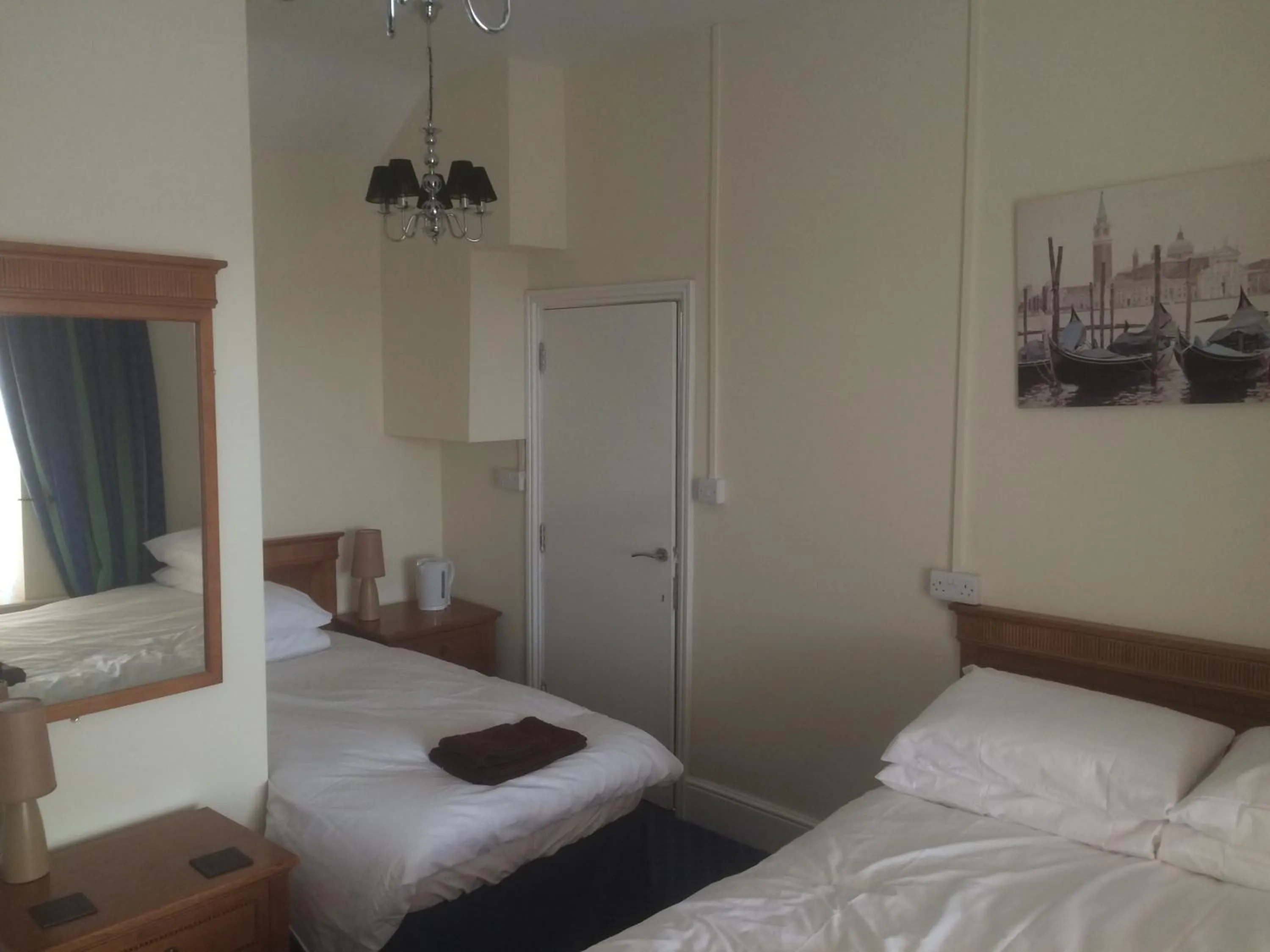 Bedroom, Bed in The Grafton Rooms