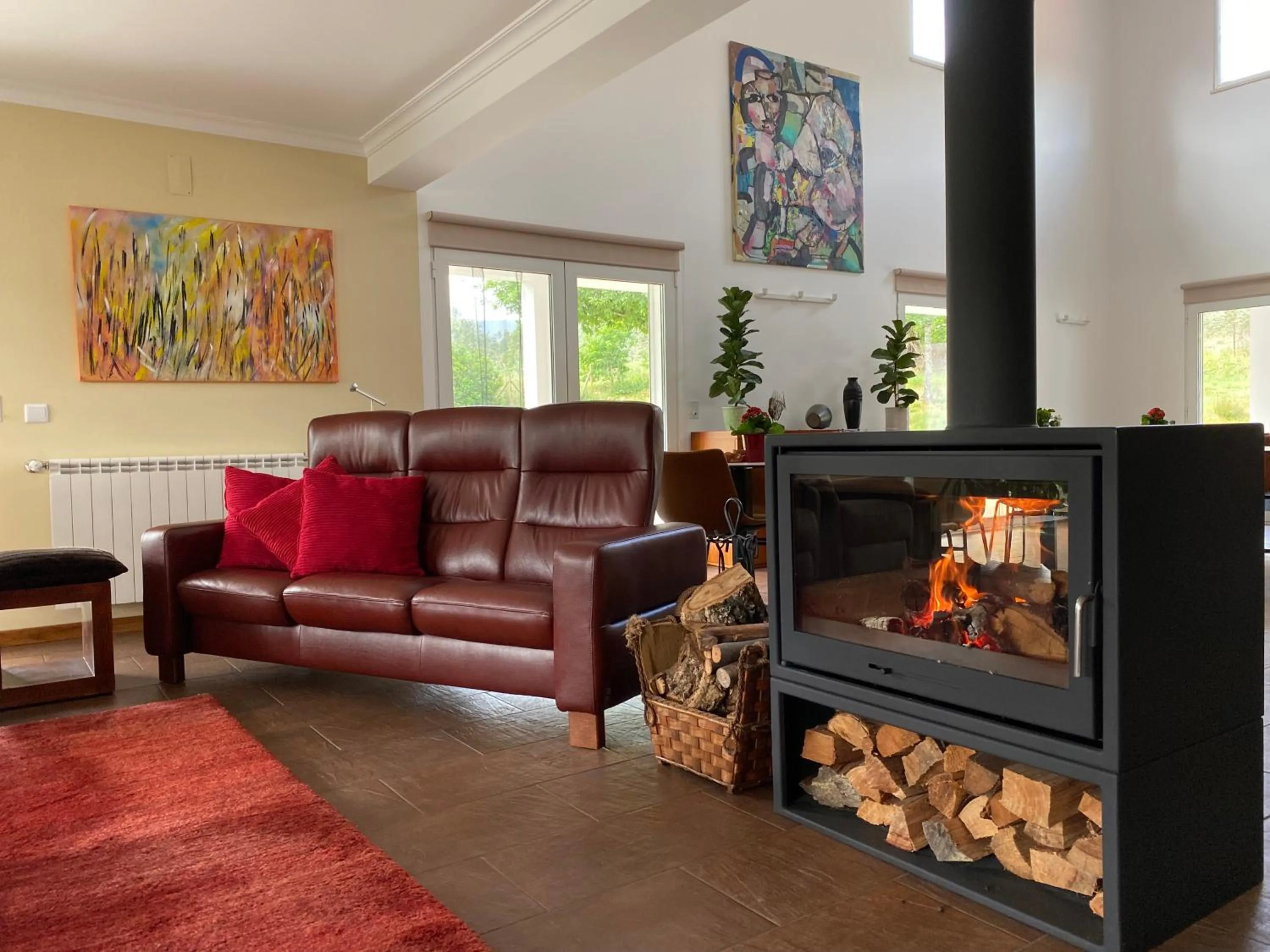 Communal lounge/ TV room in Casa Carvalhal - Adults Only