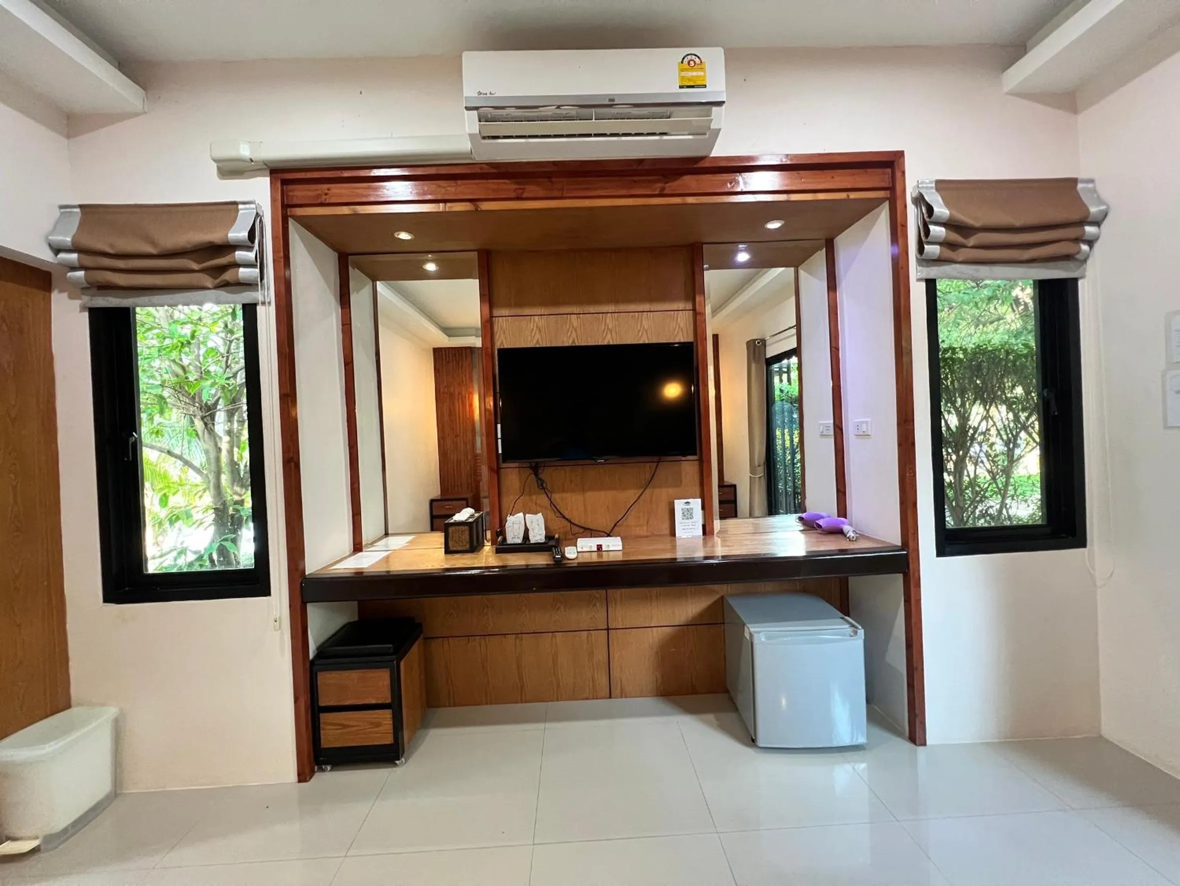 TV and multimedia in The Canal Garden Resort