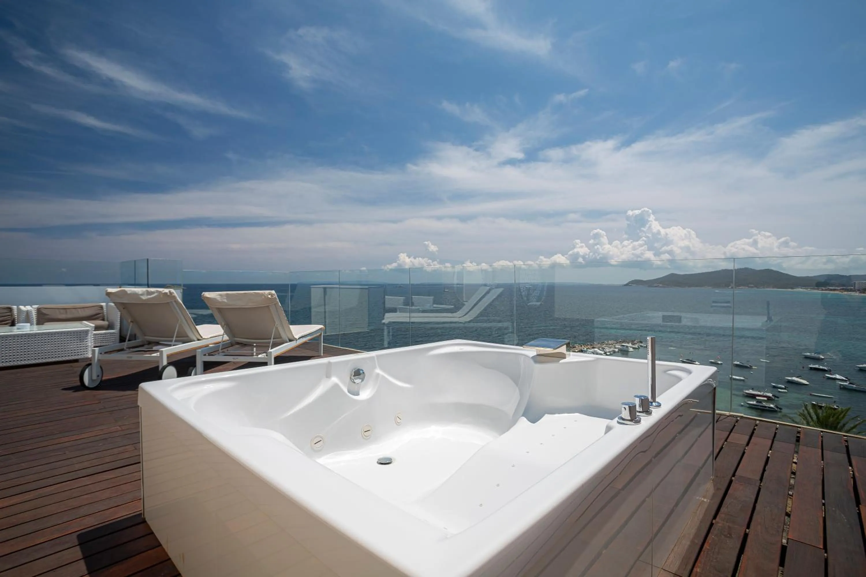 Hot Tub in Hotel Torre del Mar - Ibiza