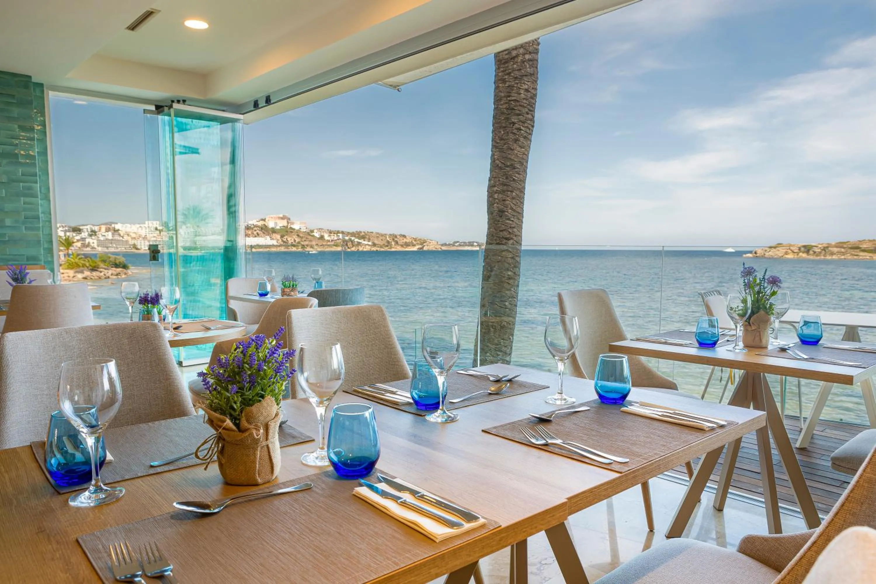 Restaurant/places to eat in Hotel Torre del Mar - Ibiza