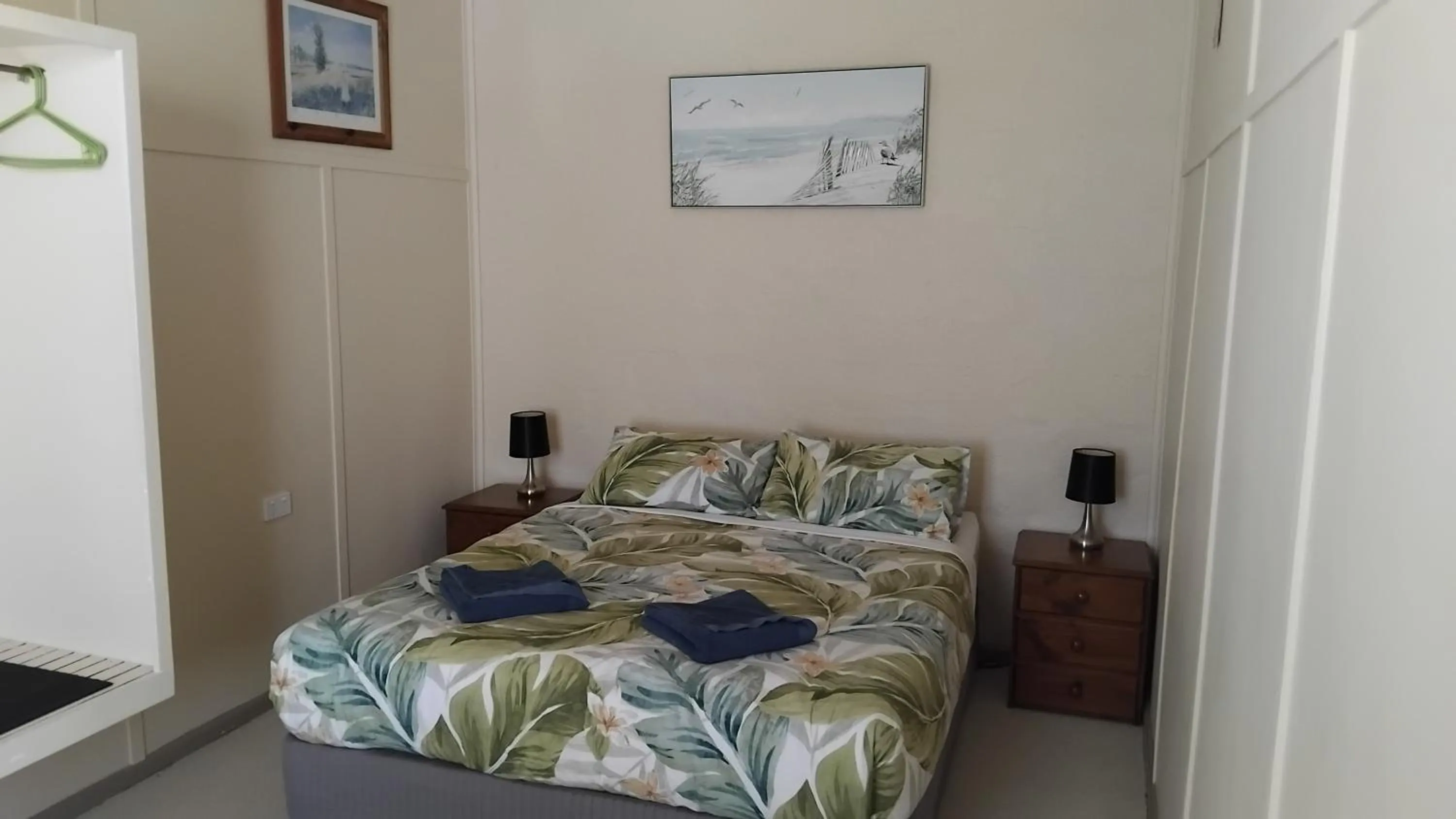 Bedroom, Bed in Lakes Entrance Holiday Units