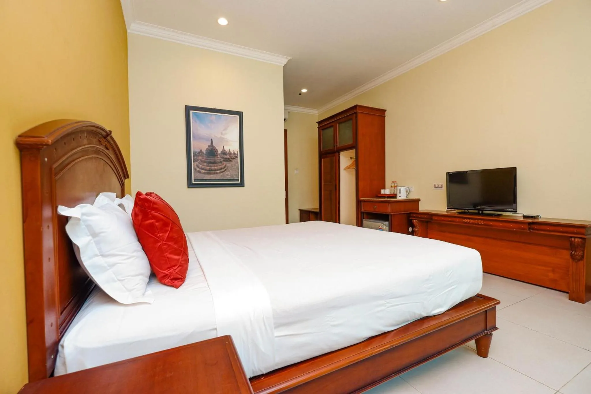 Bed in Maharani Guest House