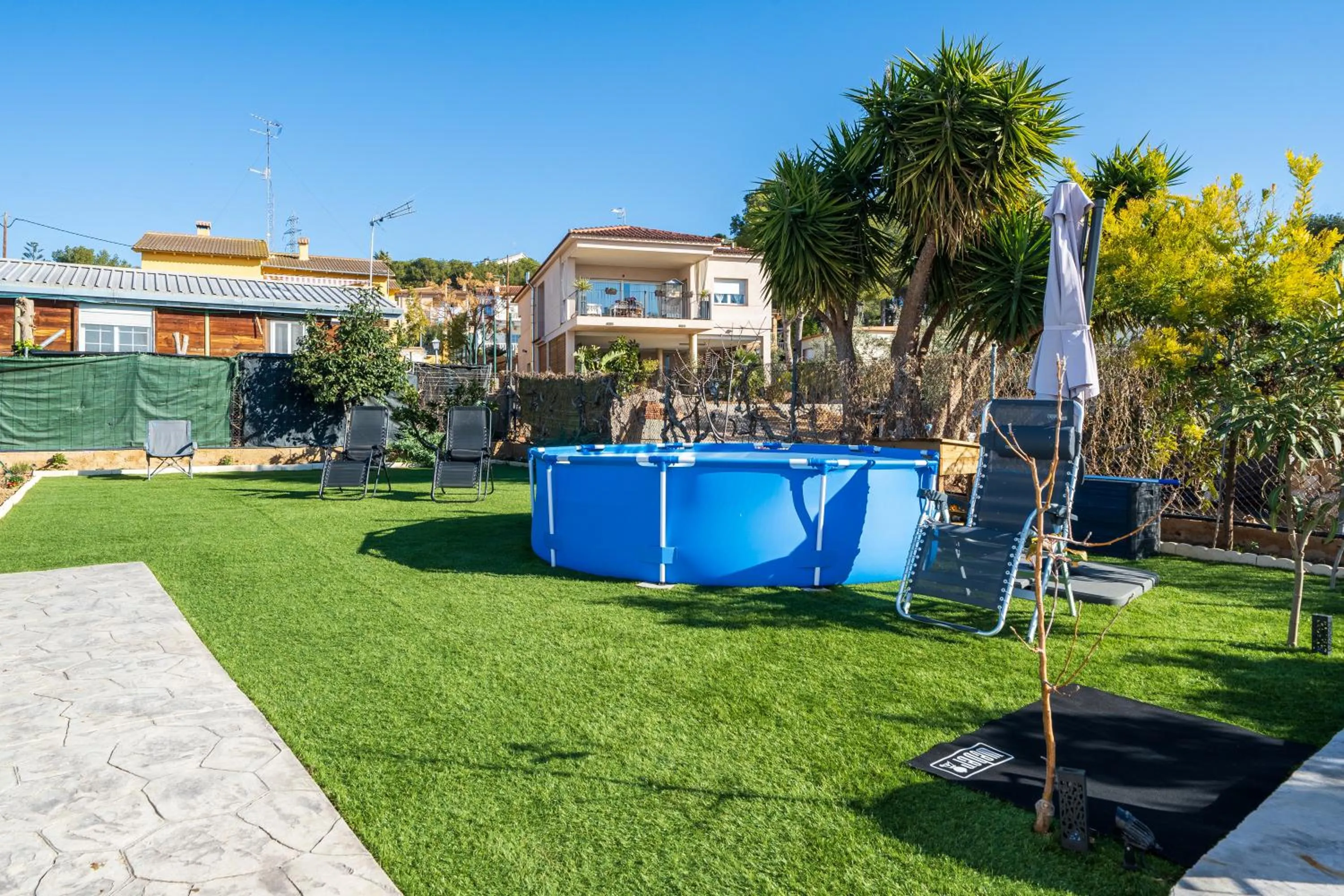 Property building in Escapada de ciudad al aire libre