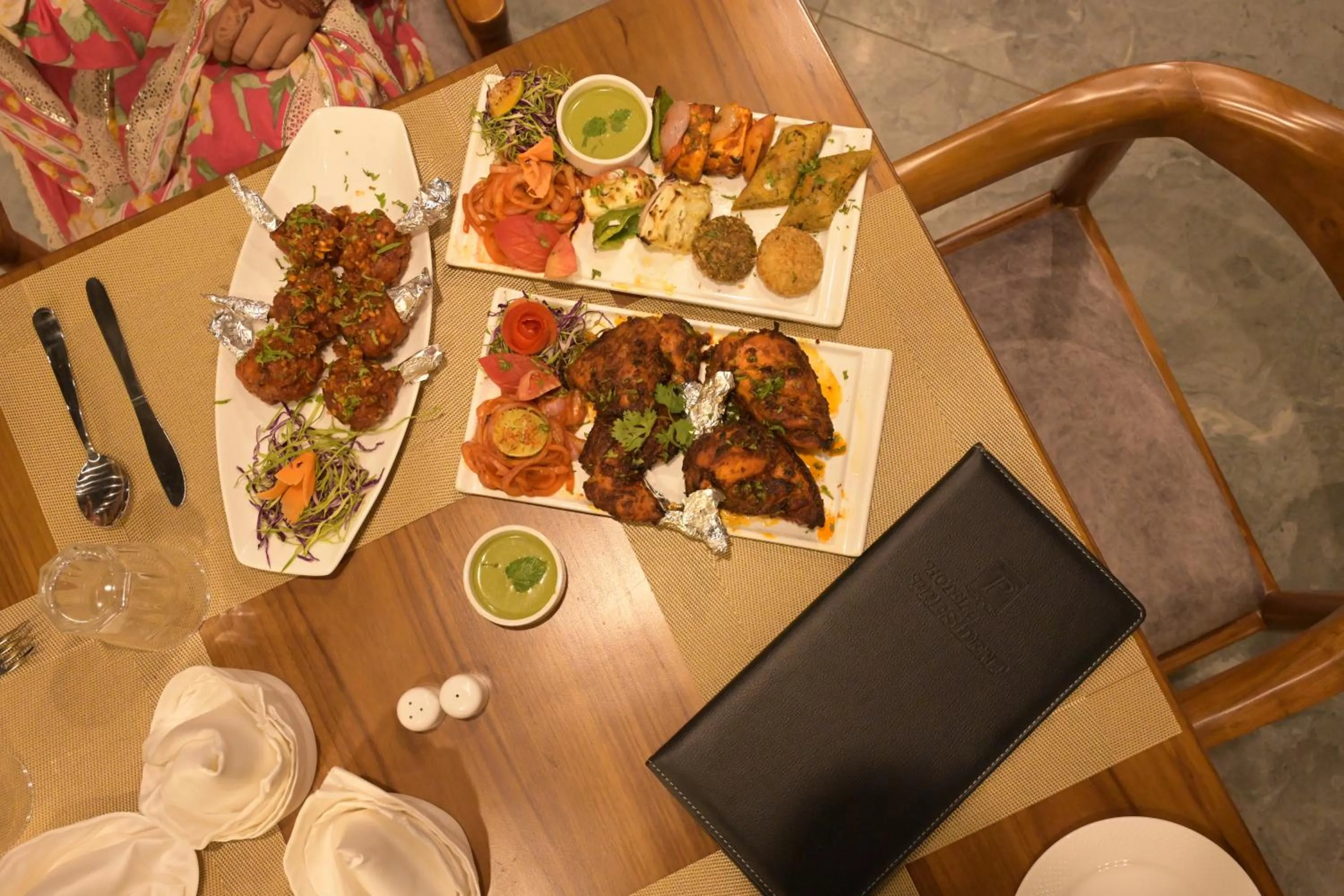 Restaurant/places to eat in Hotel President