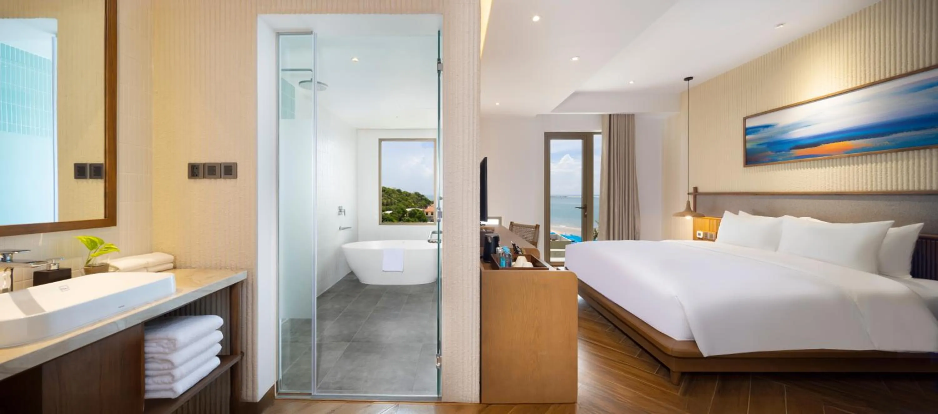 Photo of the whole room, Bed in Iconic Long Hai Hotel