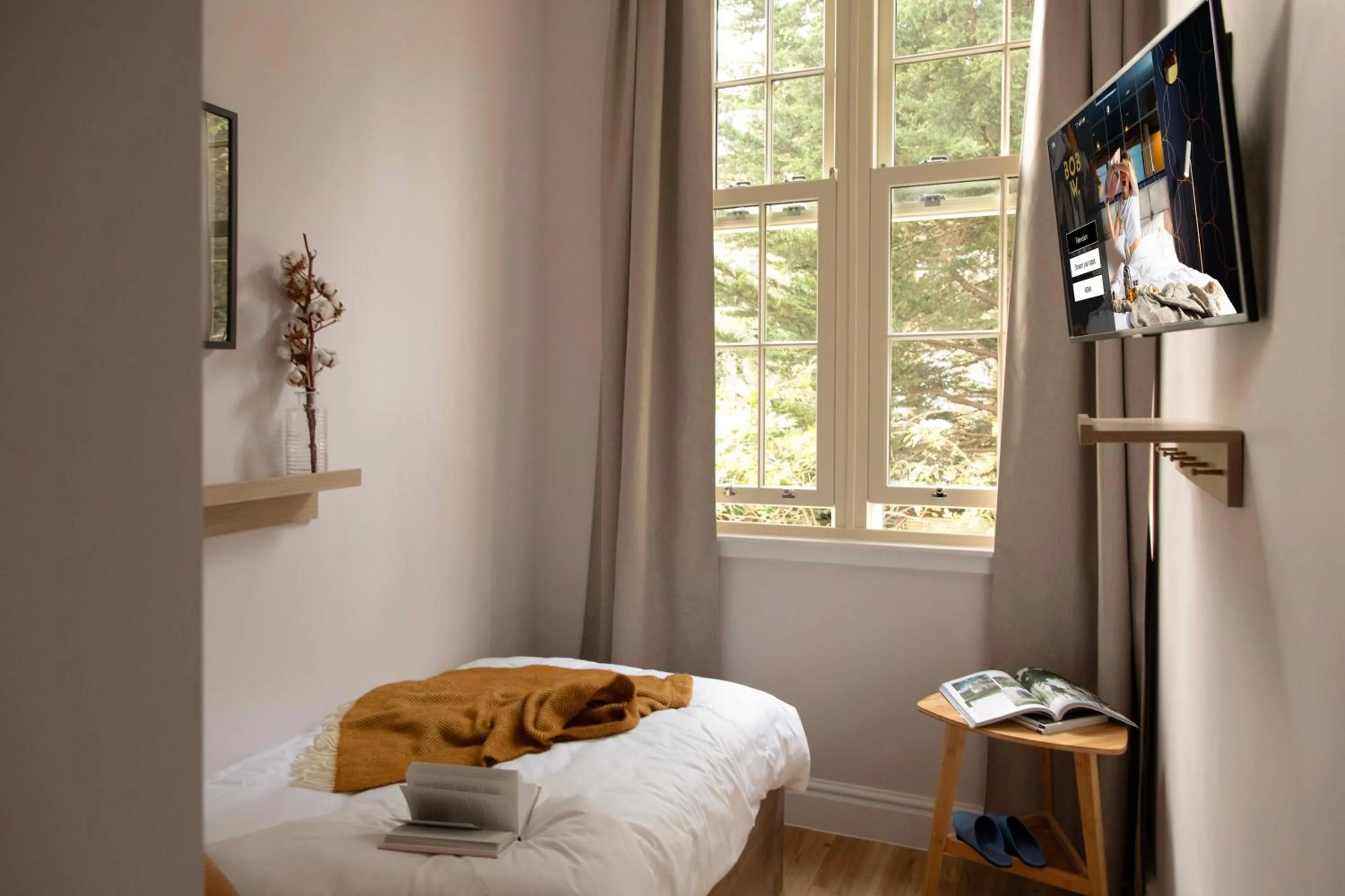 Bed in Bob W London Olympia