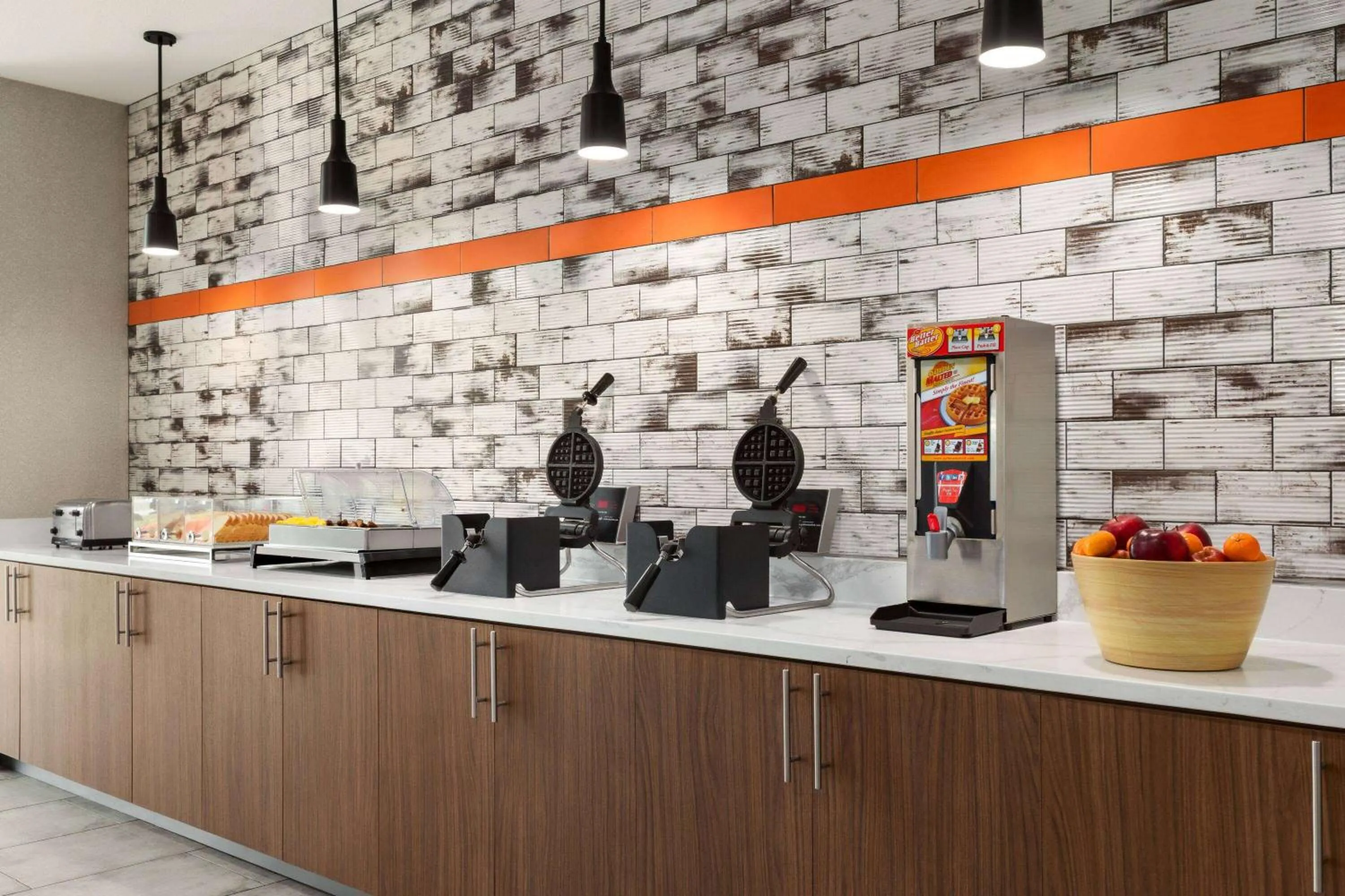 Breakfast in La Quinta Inn & Suites by Wyndham Austin South