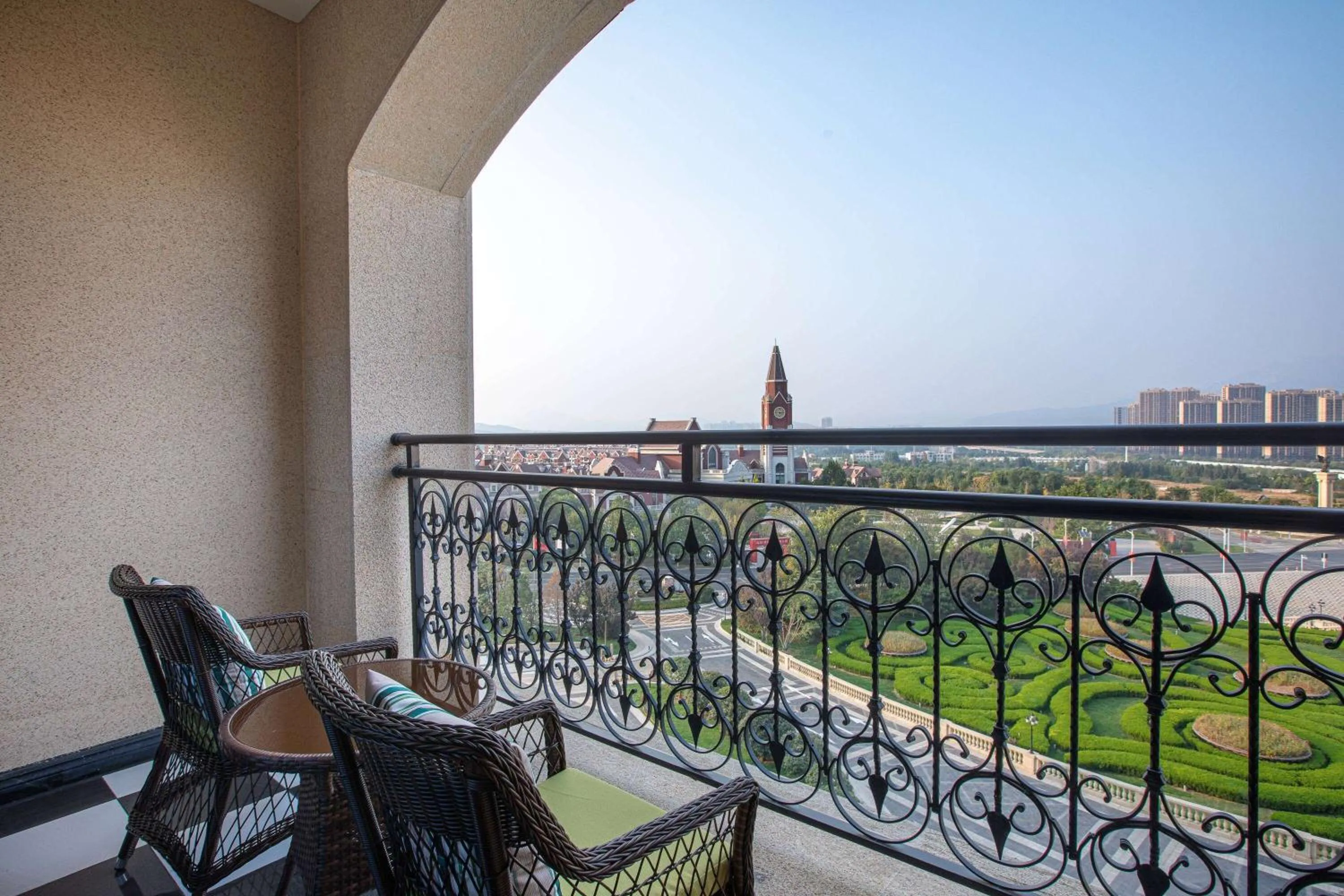 Photo of the whole room in Wyndham Taian West