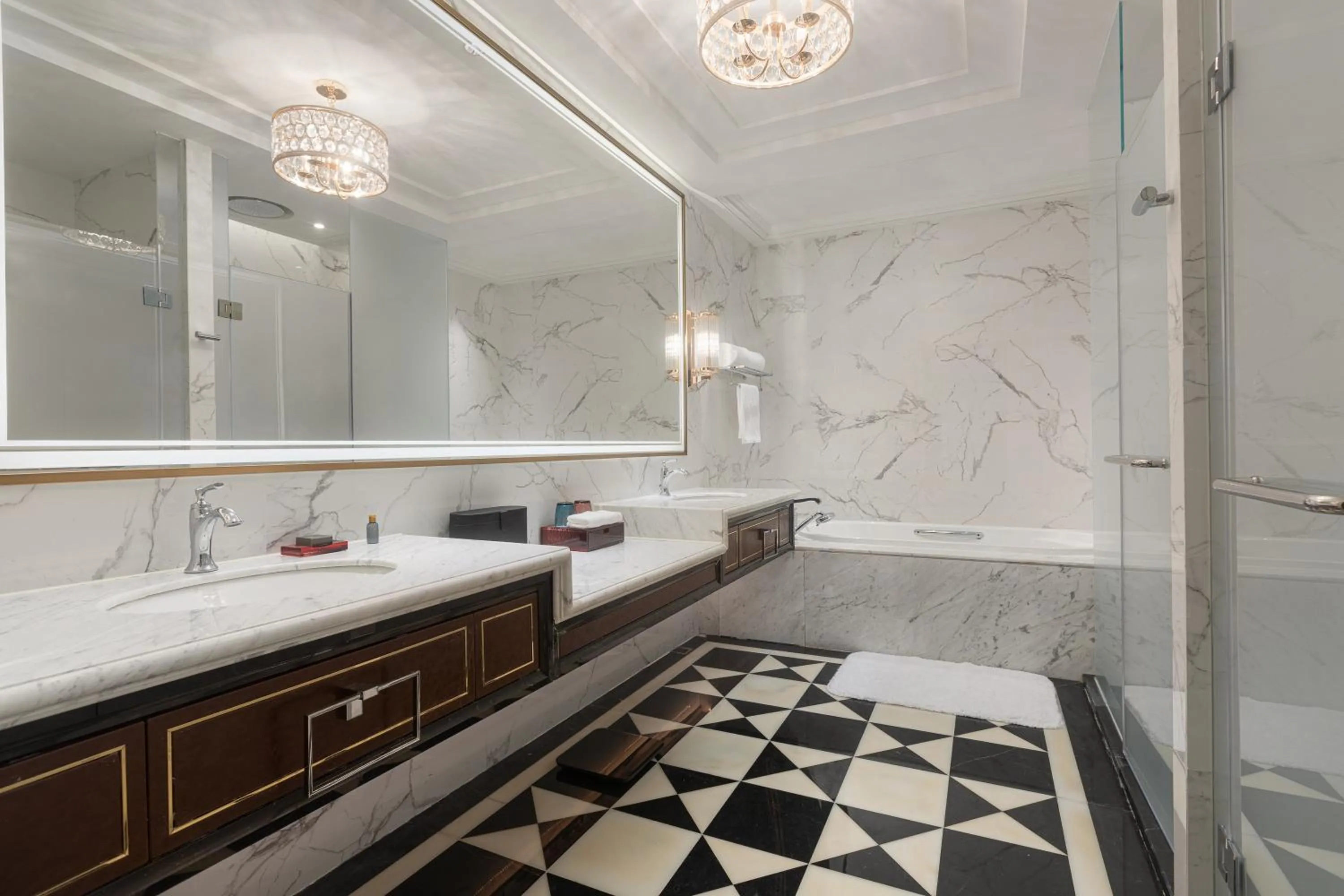 Toilet in Wyndham Taian West