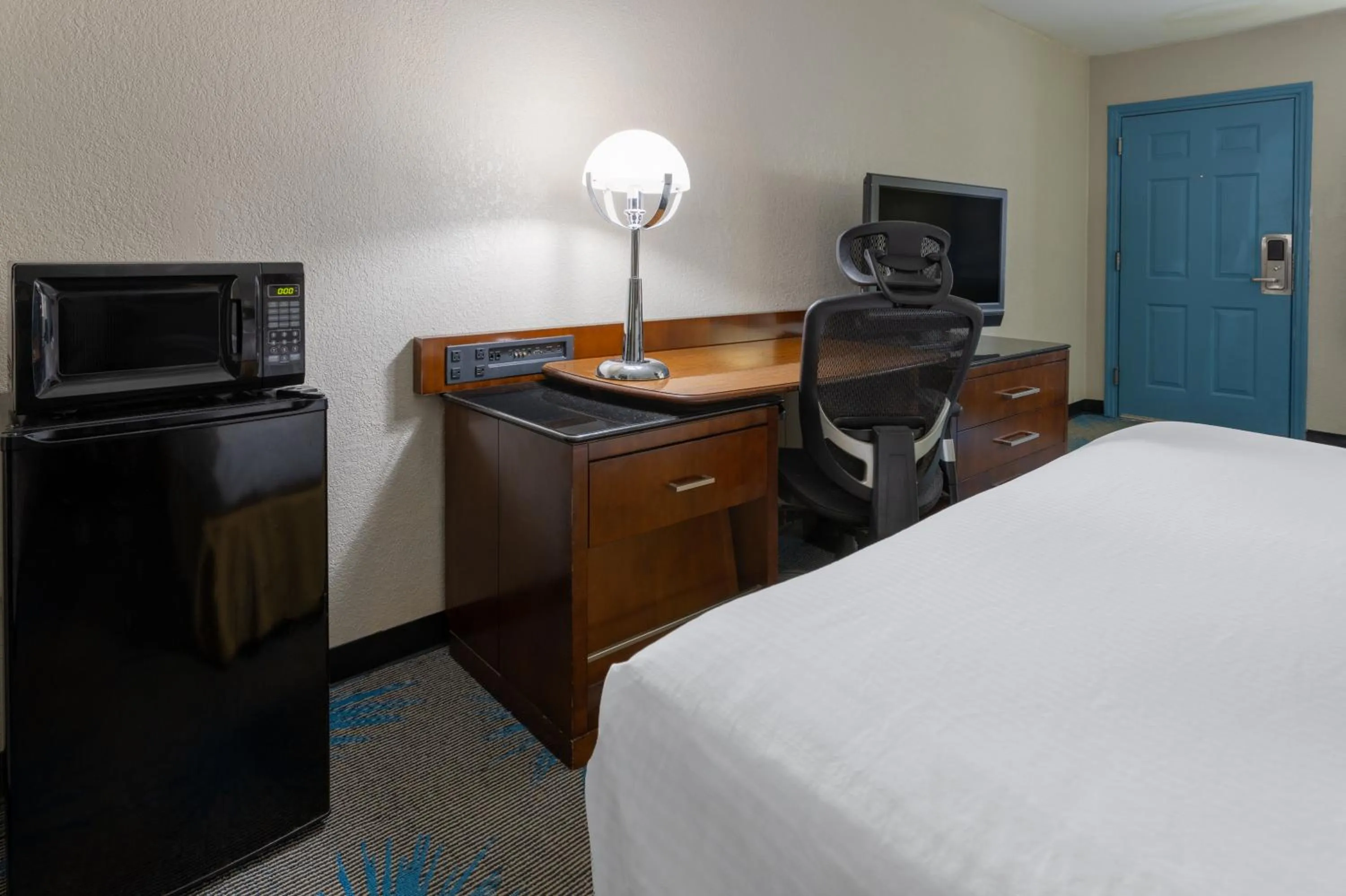Bed in Days Inn by Wyndham Columbia