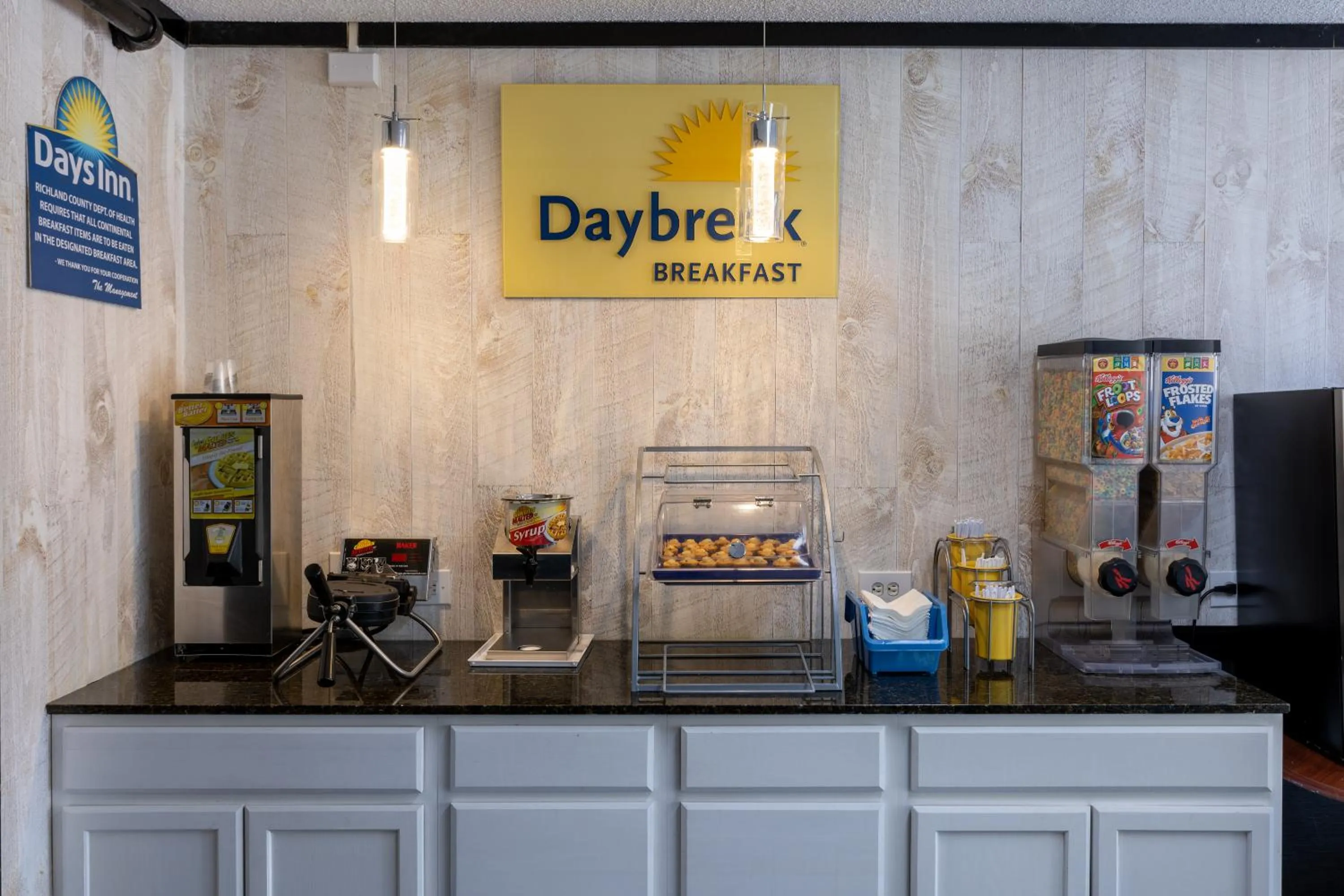 Breakfast in Days Inn by Wyndham Columbia