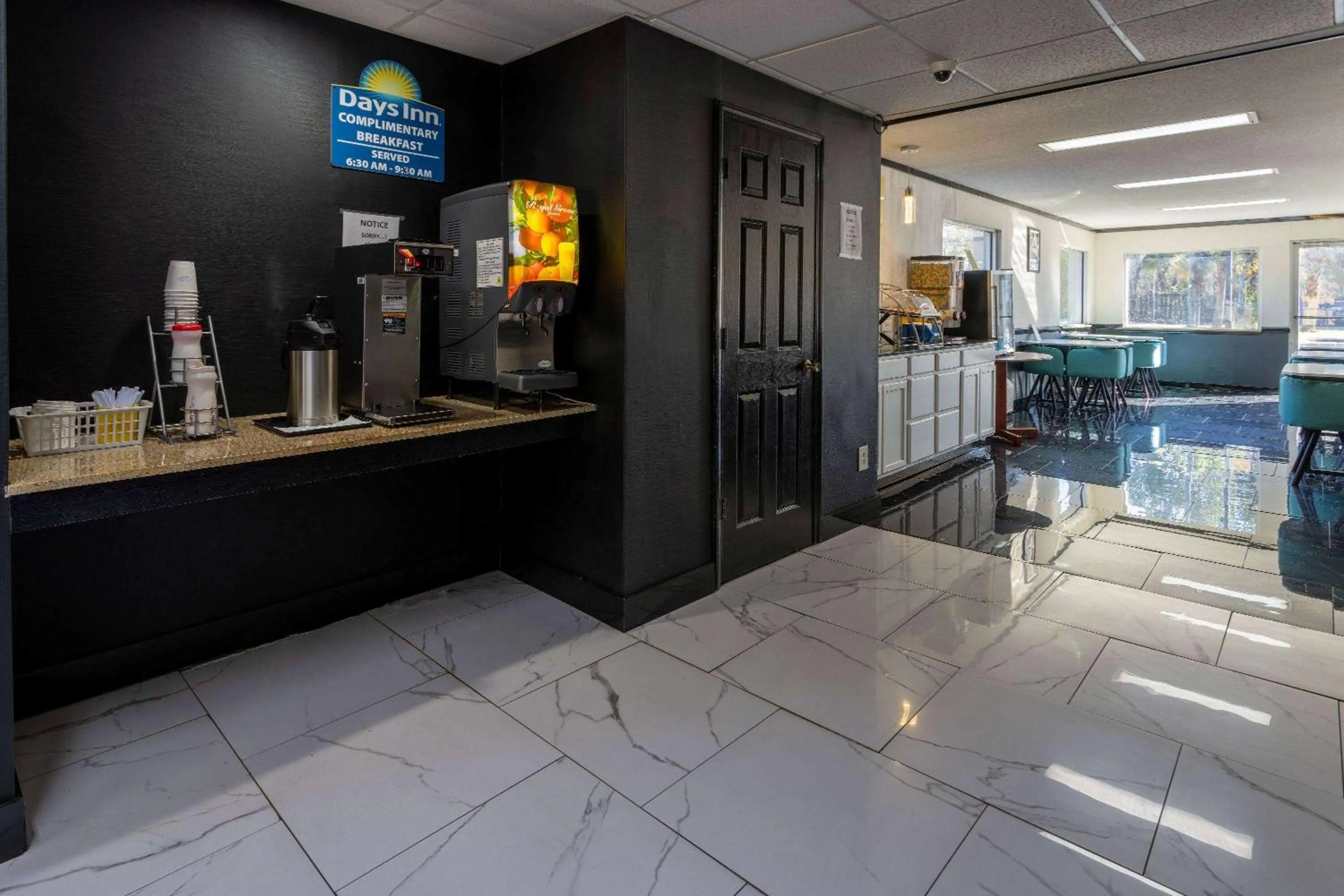 Breakfast in Days Inn by Wyndham Columbia