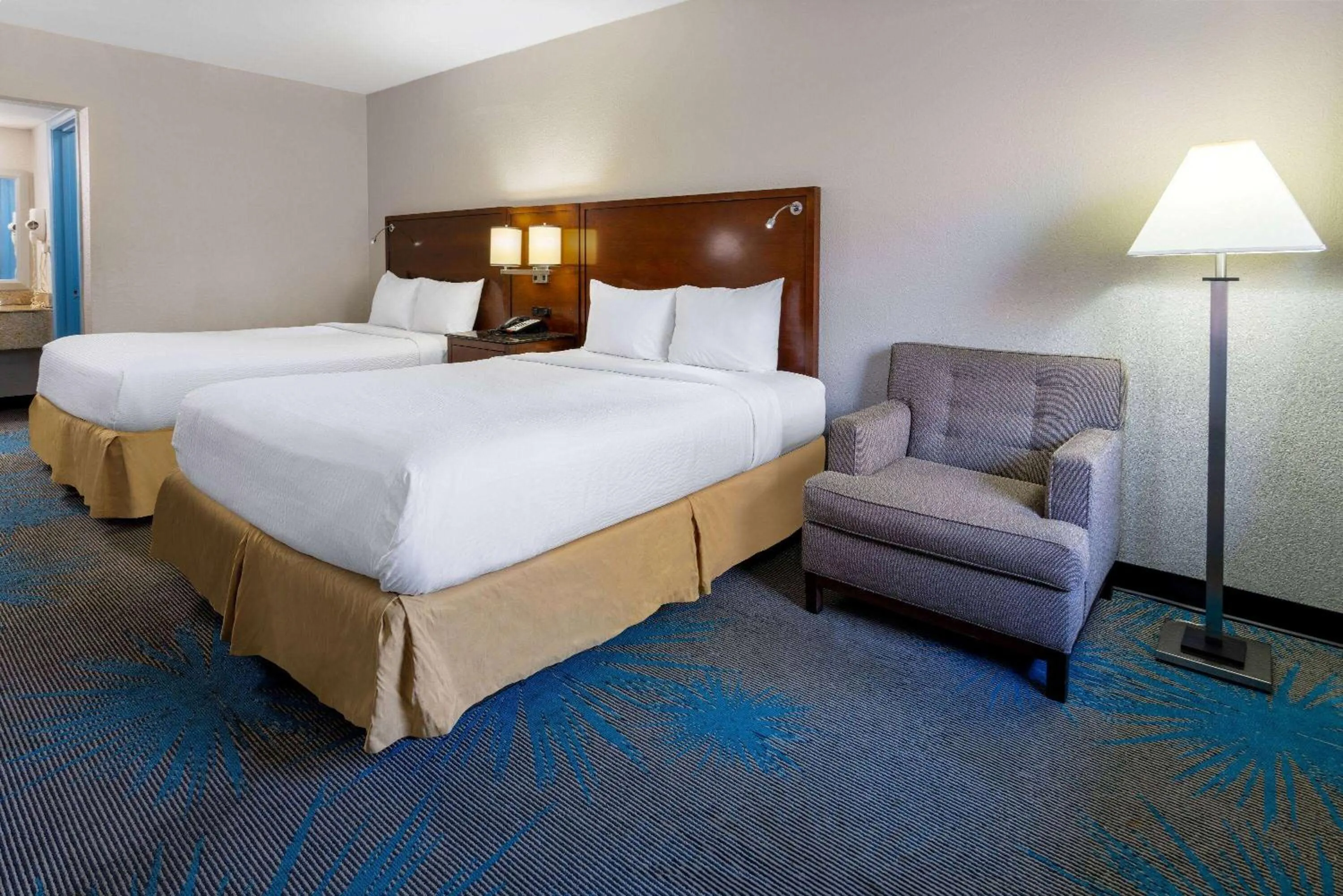 Photo of the whole room, Bed in Days Inn by Wyndham Columbia