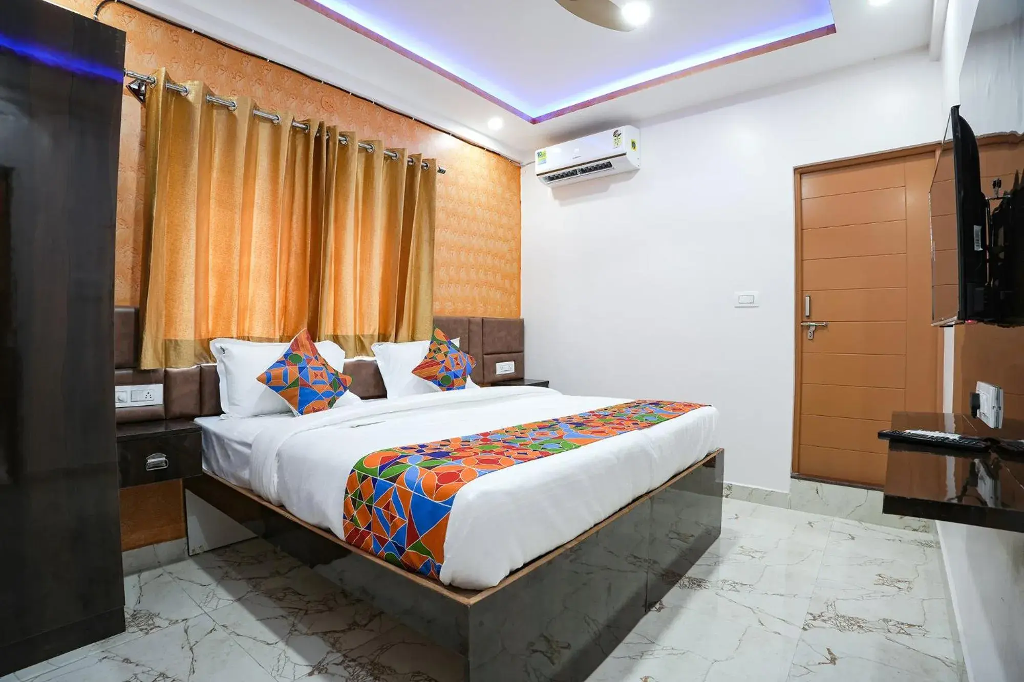Deluxe Room - single occupancy in FabHotel A White Pearl Suites - Yelahanka Deluxe Room - single occupancy in FabHotel A White Pearl Suites - Yelahanka