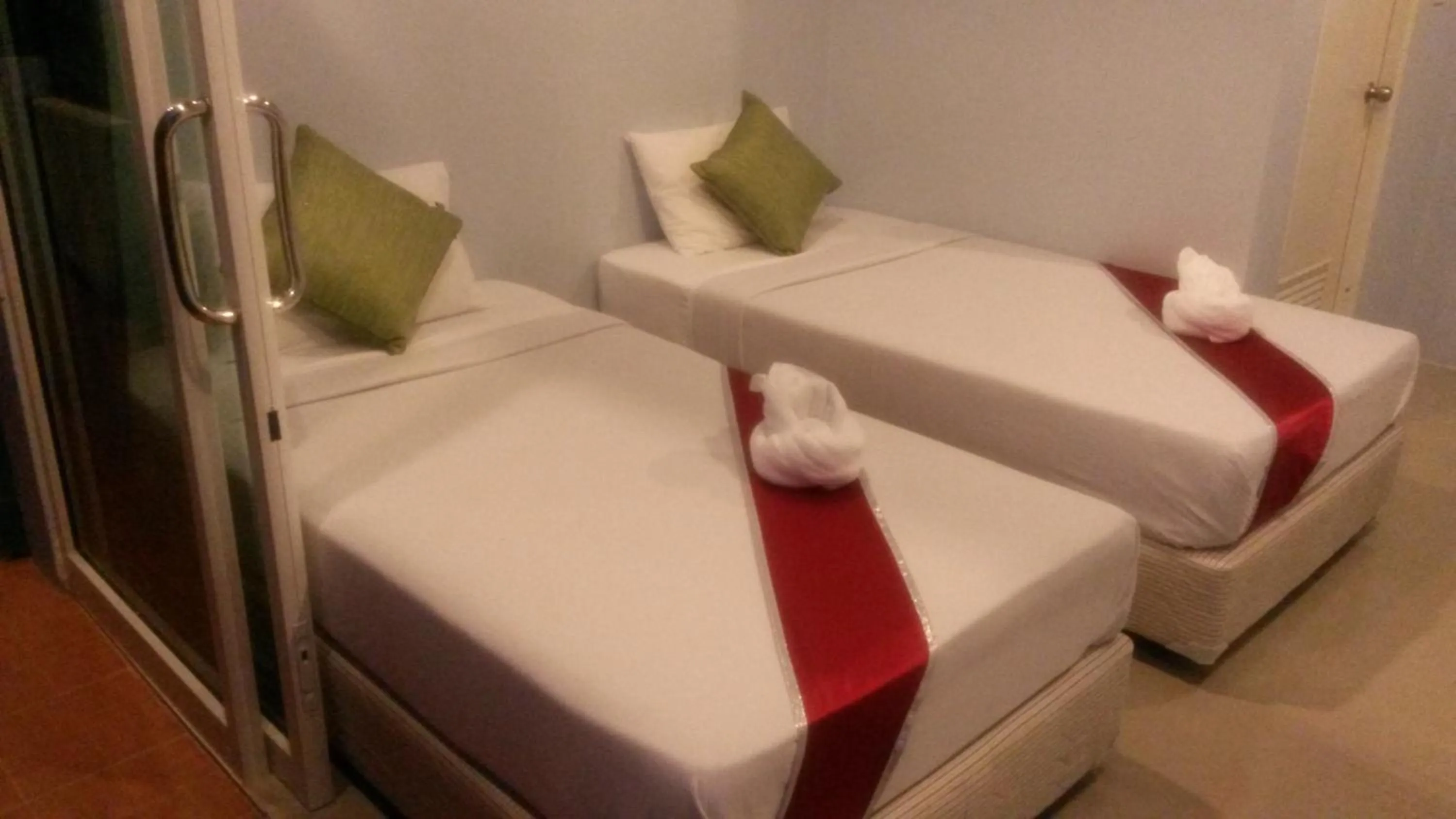 Bed in Hotel Rung Phangan