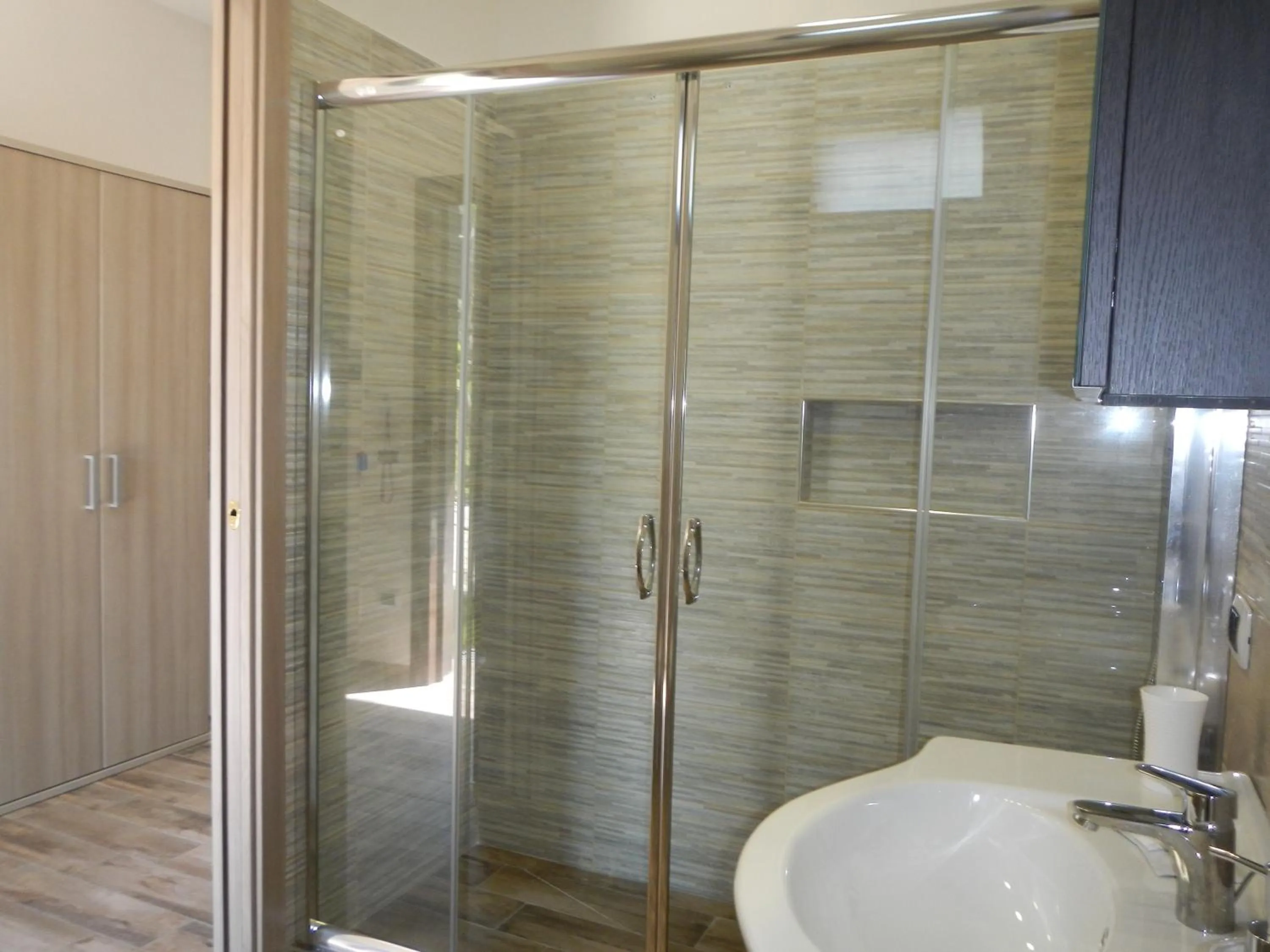 Shower in Zia Bi Bed and Breakfast